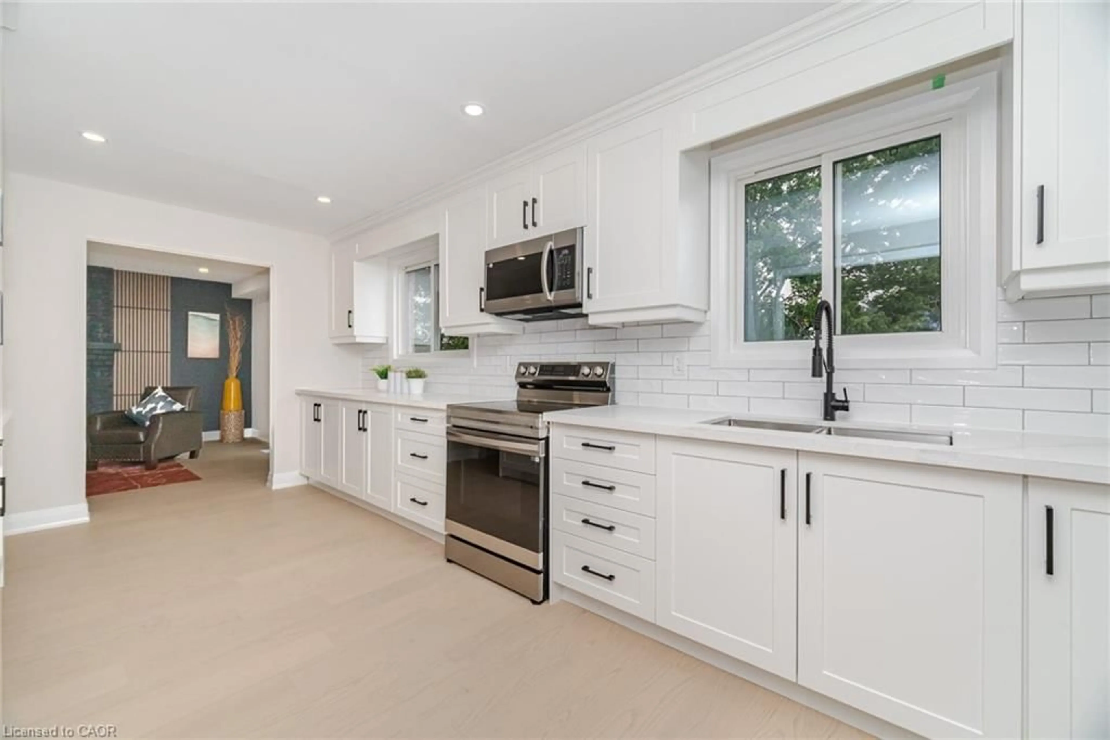 Open concept kitchen, ceramic/tile floor for 2392 Arnold Cres, Burlington Ontario L7P 4G3