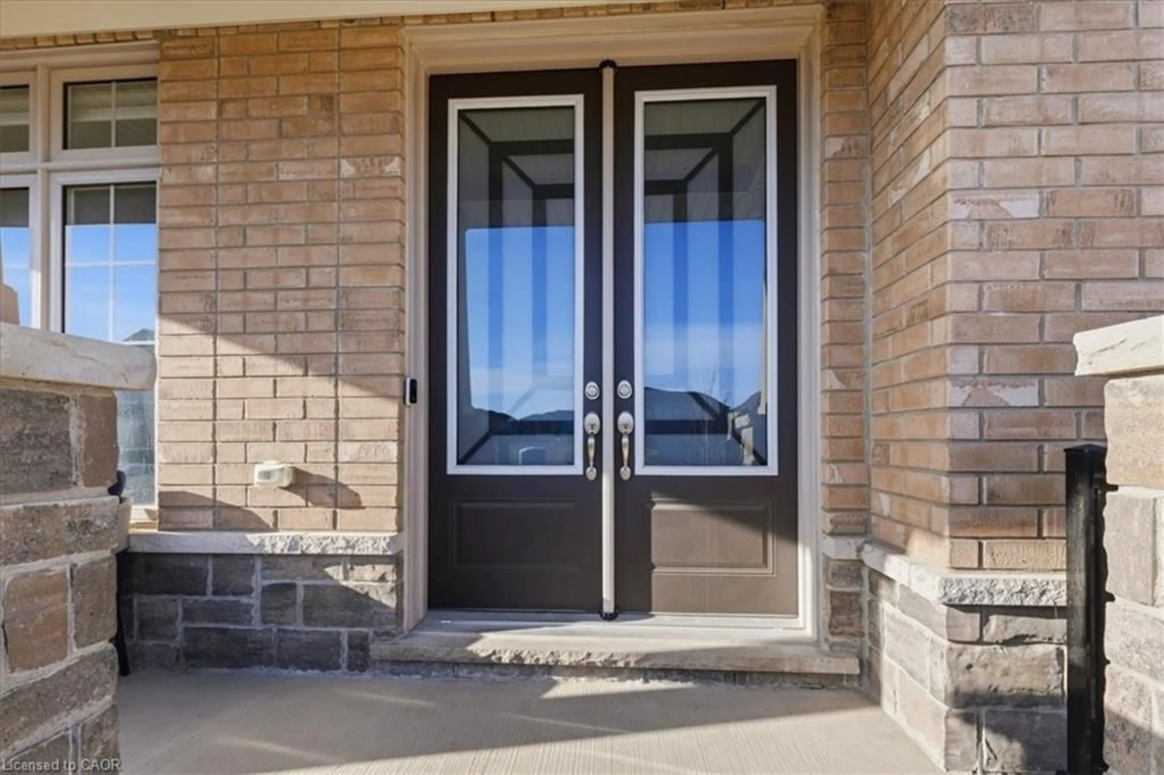 Indoor entryway for 7 Alderwood Dr, Tottenham Ontario L0G 1W0