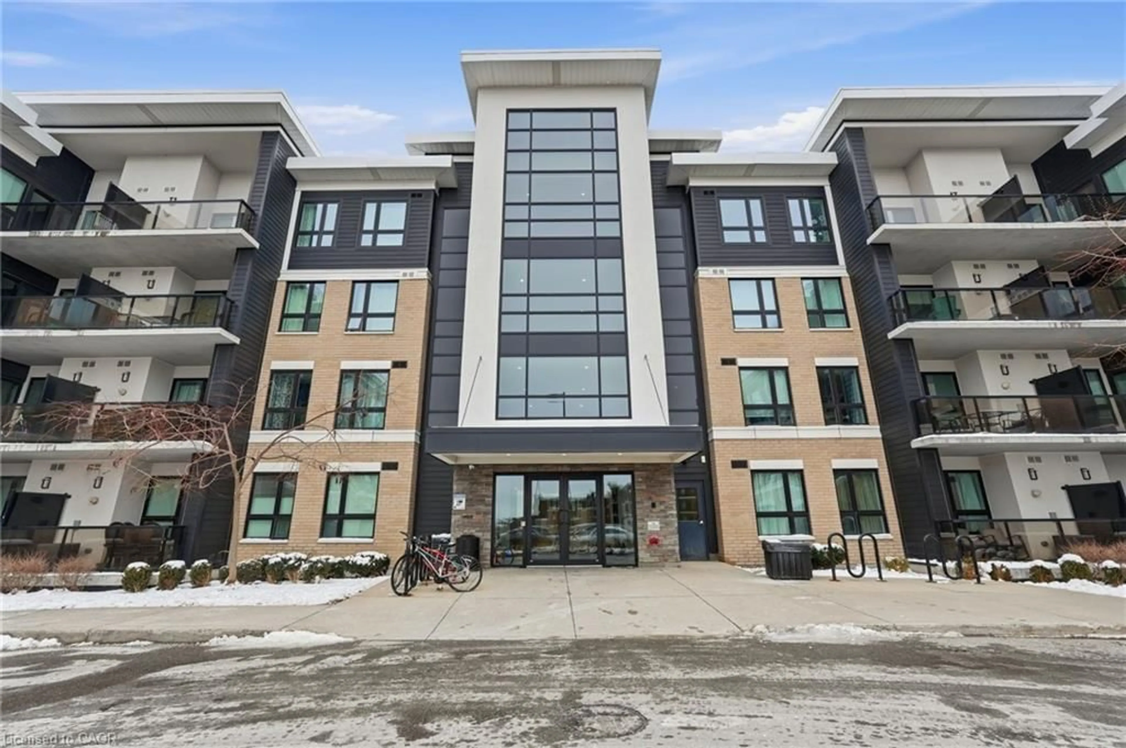 Indoor foyer for 1284 Gordon St #410, Guelph Ontario N1L 0M8