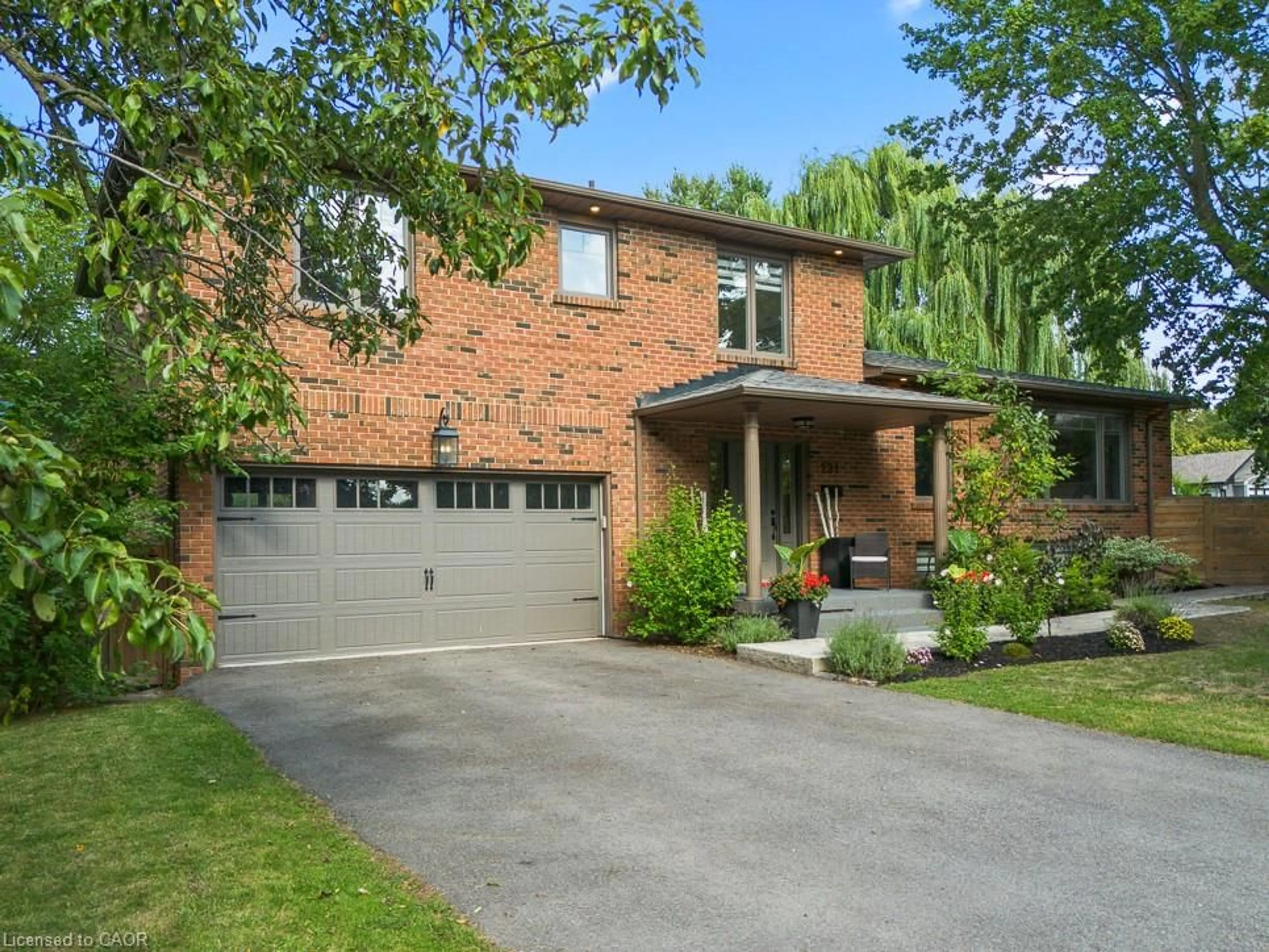 Home with brick exterior material, street for 231 Southwood Crt, Oakville Ontario L6L 5L9