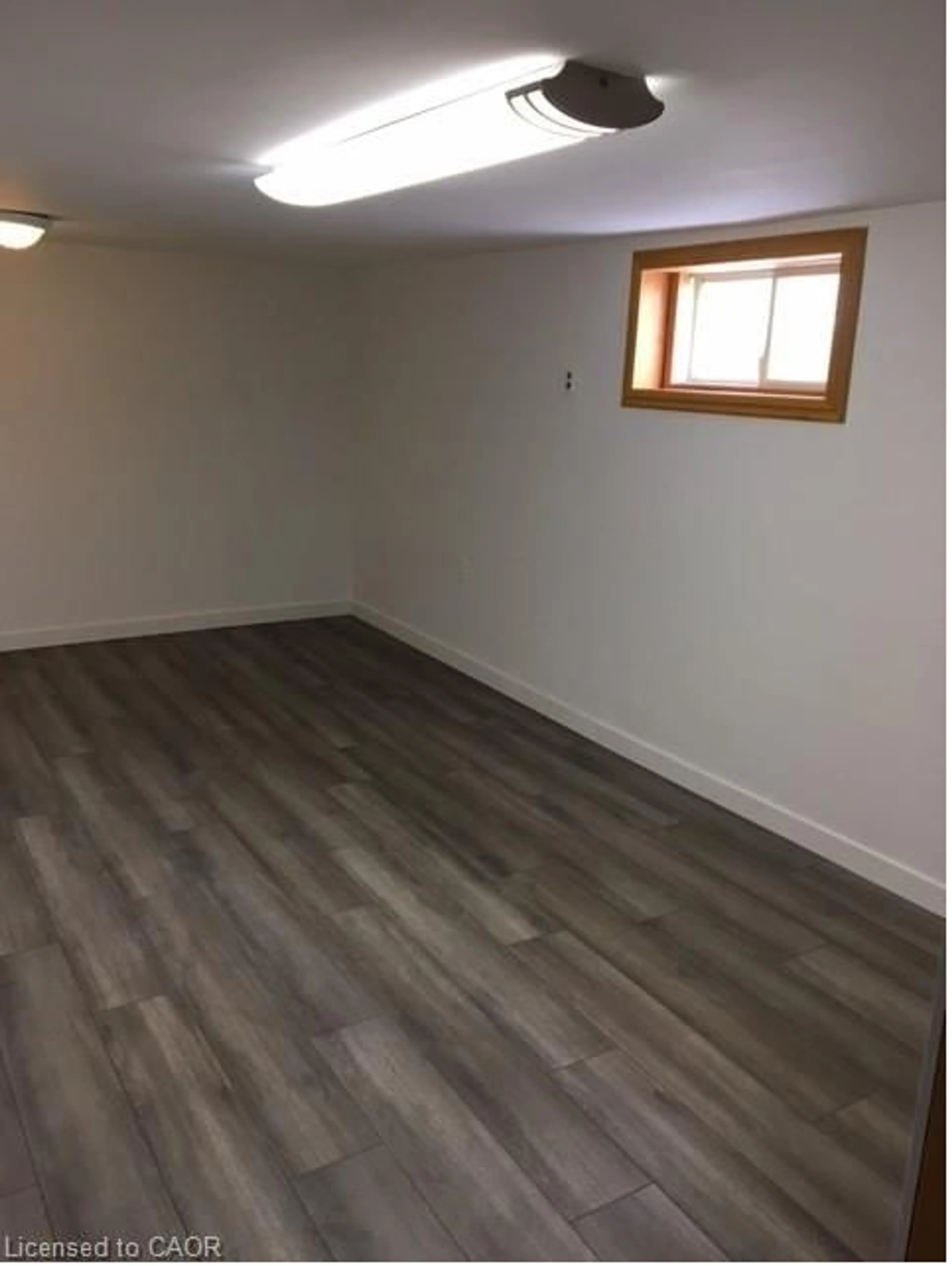 A pic of a room for 68 Queen St, Thorold Ontario L2V 3N5