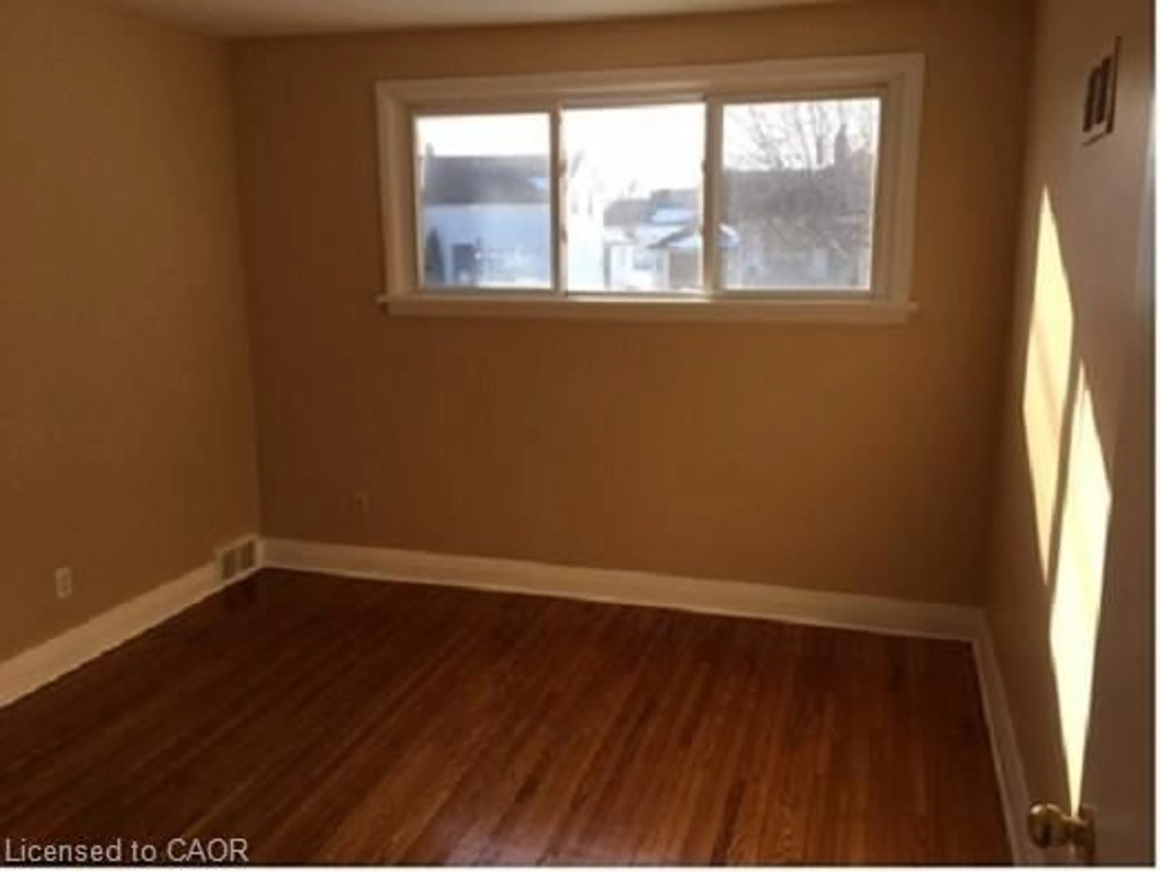 A pic of a room for 68 Queen St, Thorold Ontario L2V 3N5