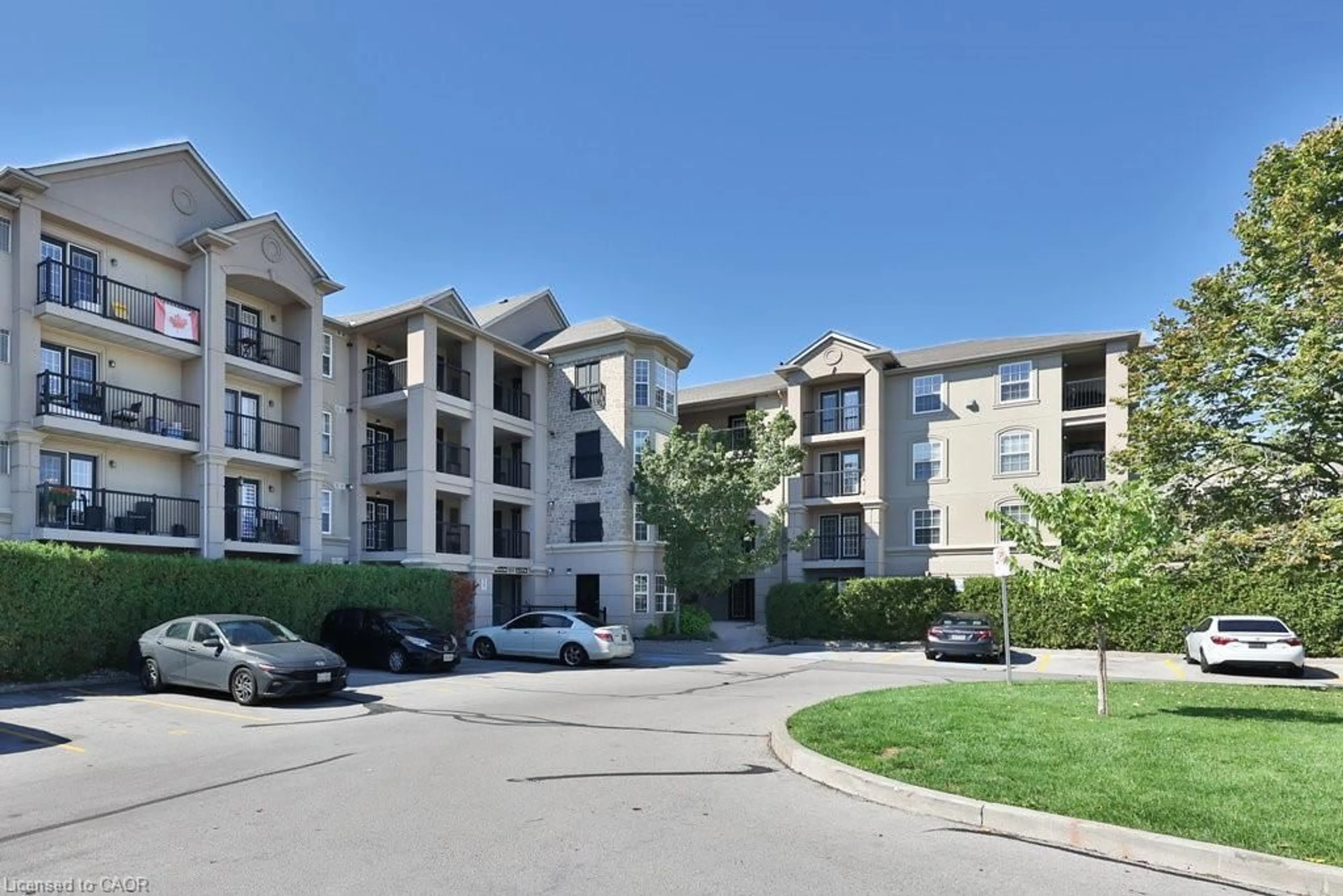 A pic from outside/outdoor area/front of a property/back of a property/a pic from drone, unknown for 2035 Appleby Line #113, Burlington Ontario L7L 7G8