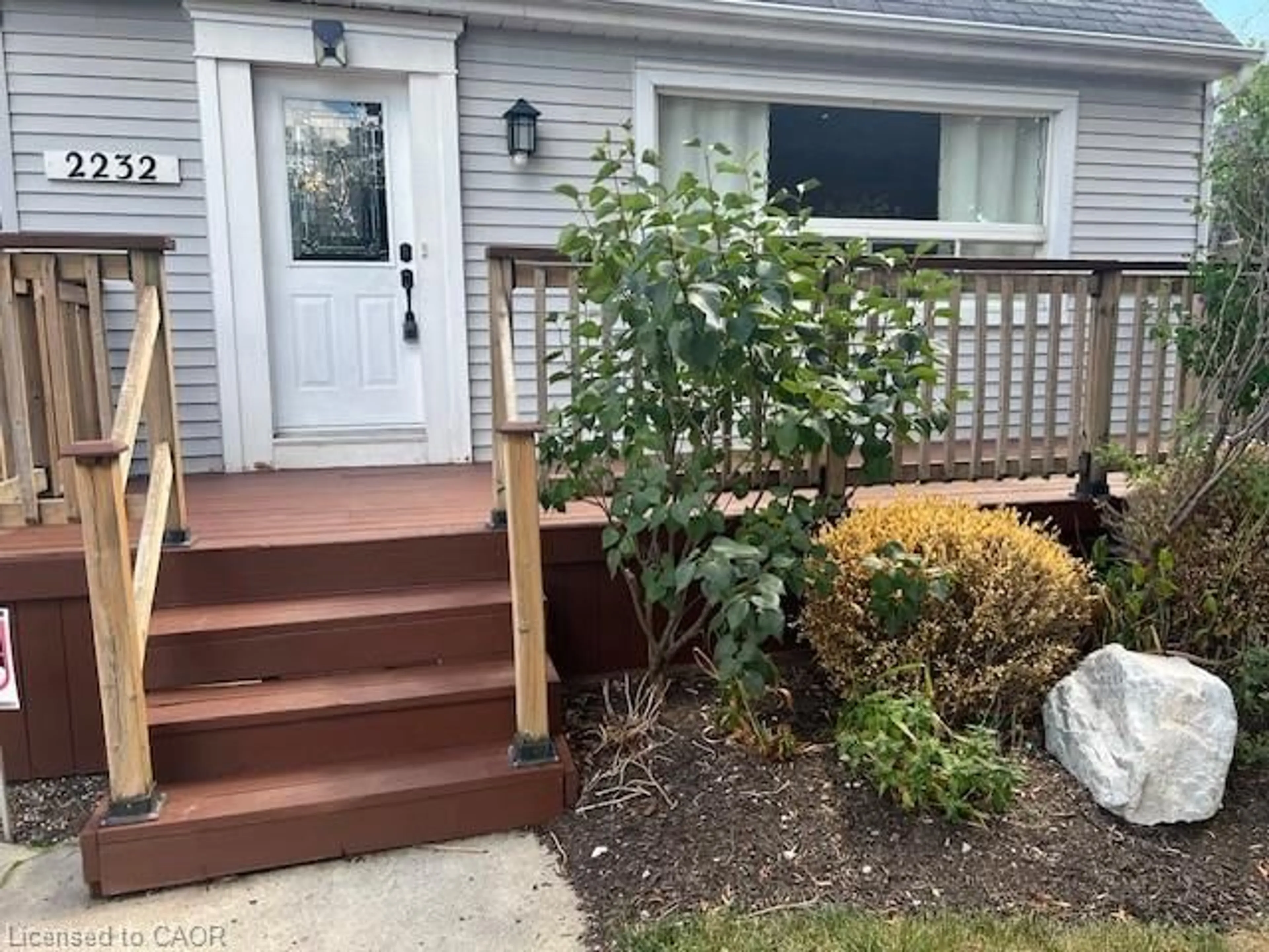 Unknown for 2232 Queensway St, Burlington Ontario L7R 3T1