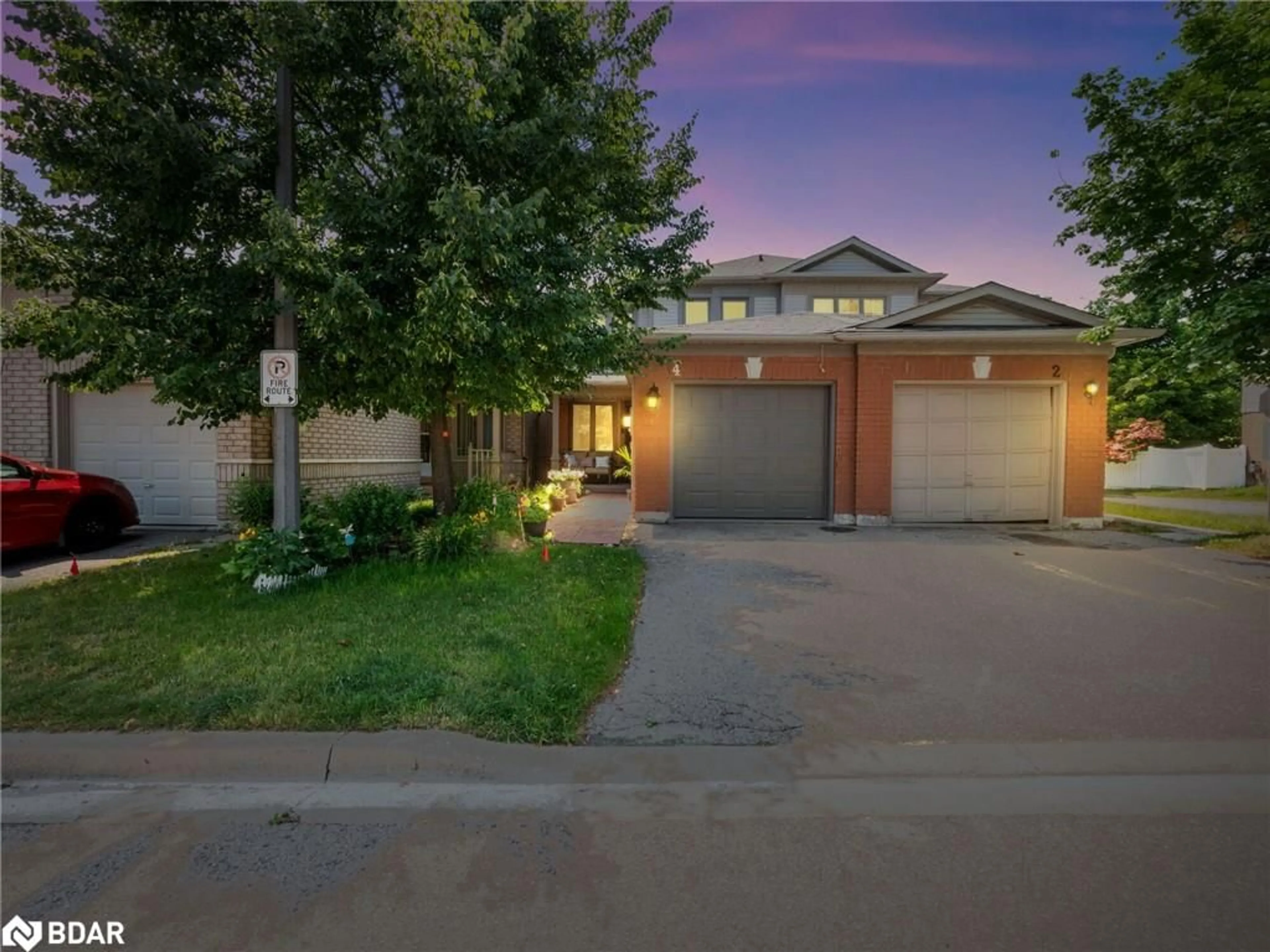 Unknown for 4 Greengrove Way, Whitby Ontario L1R 2N4