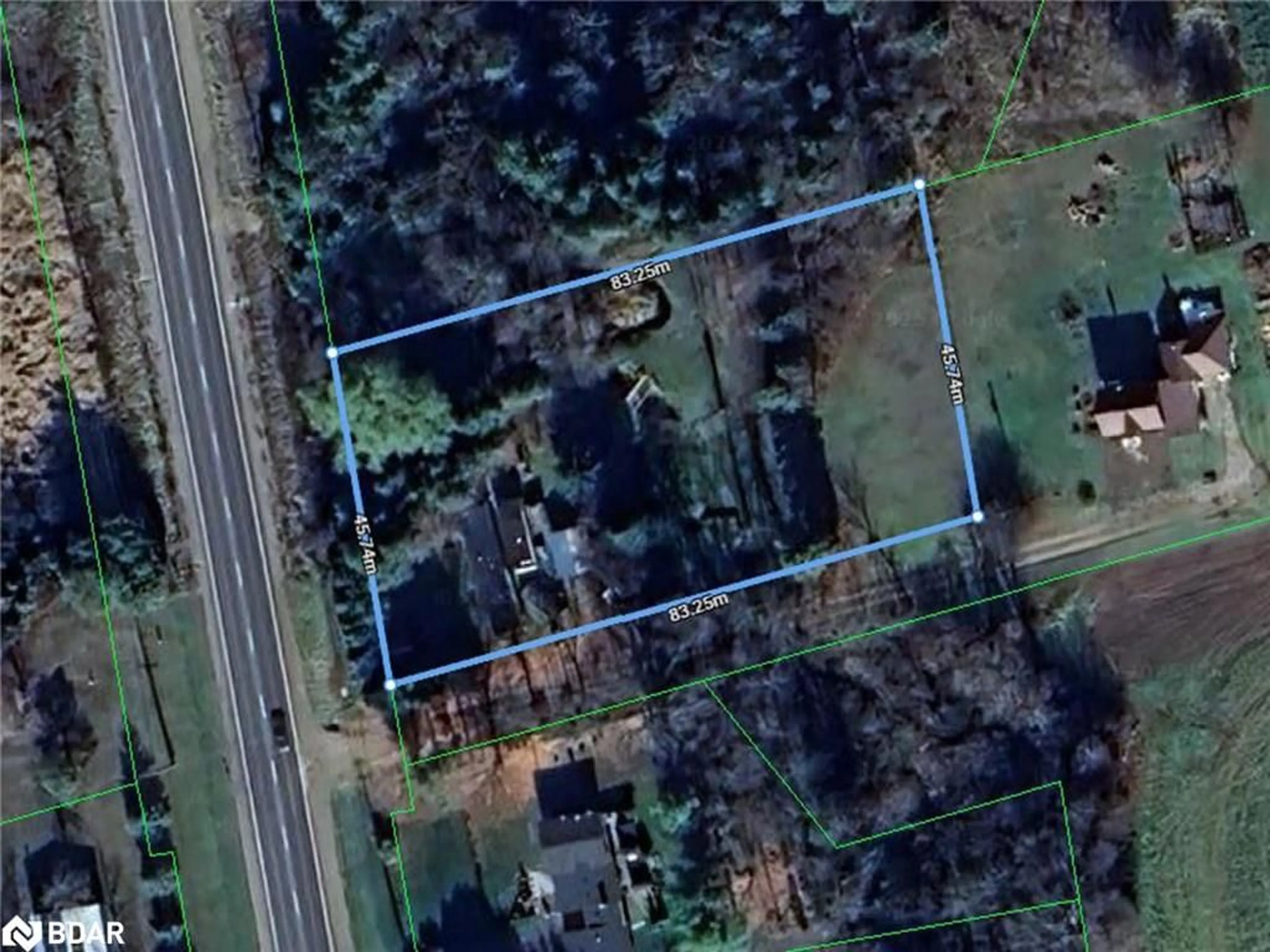 A pic from outside/outdoor area/front of a property/back of a property/a pic from drone, building for 6987 County Rd 10, Essa Ontario L3W 0T5