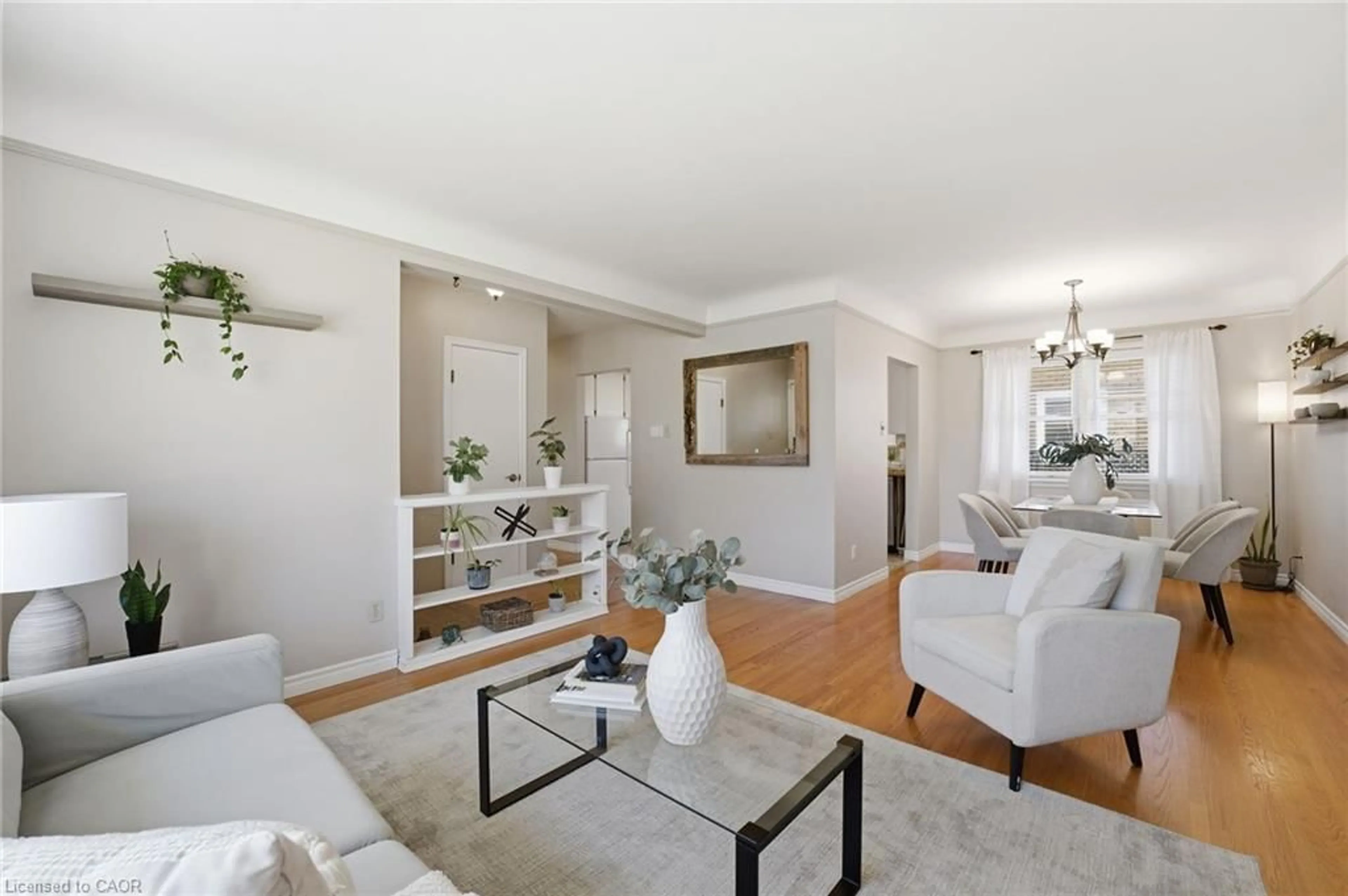 Living room with furniture, unknown for 11 Kensington Ave, Kitchener Ontario N2B 1J5