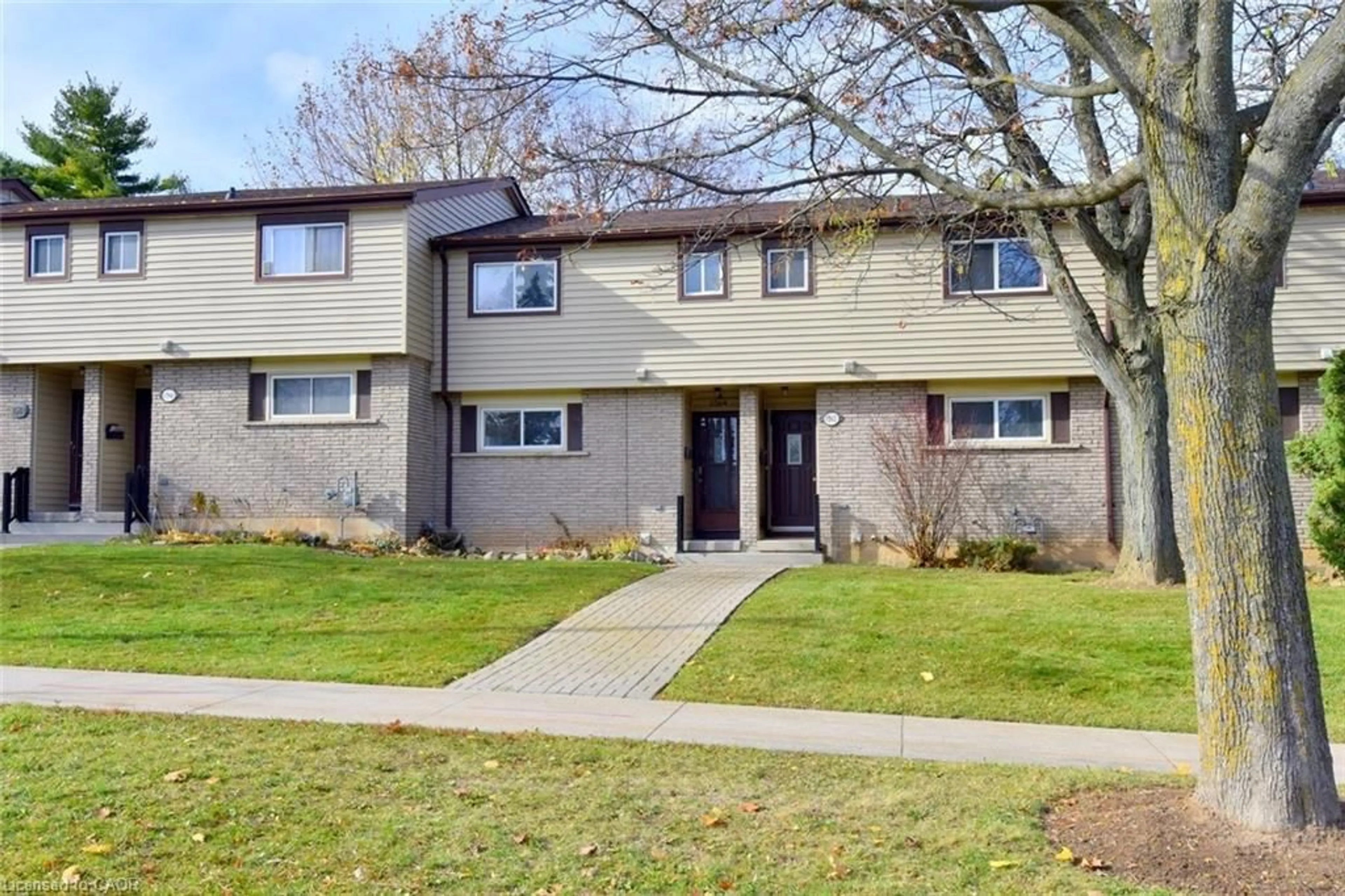 Unknown for 1564 Garth St #30A, Hamilton Ontario L9B 1T3