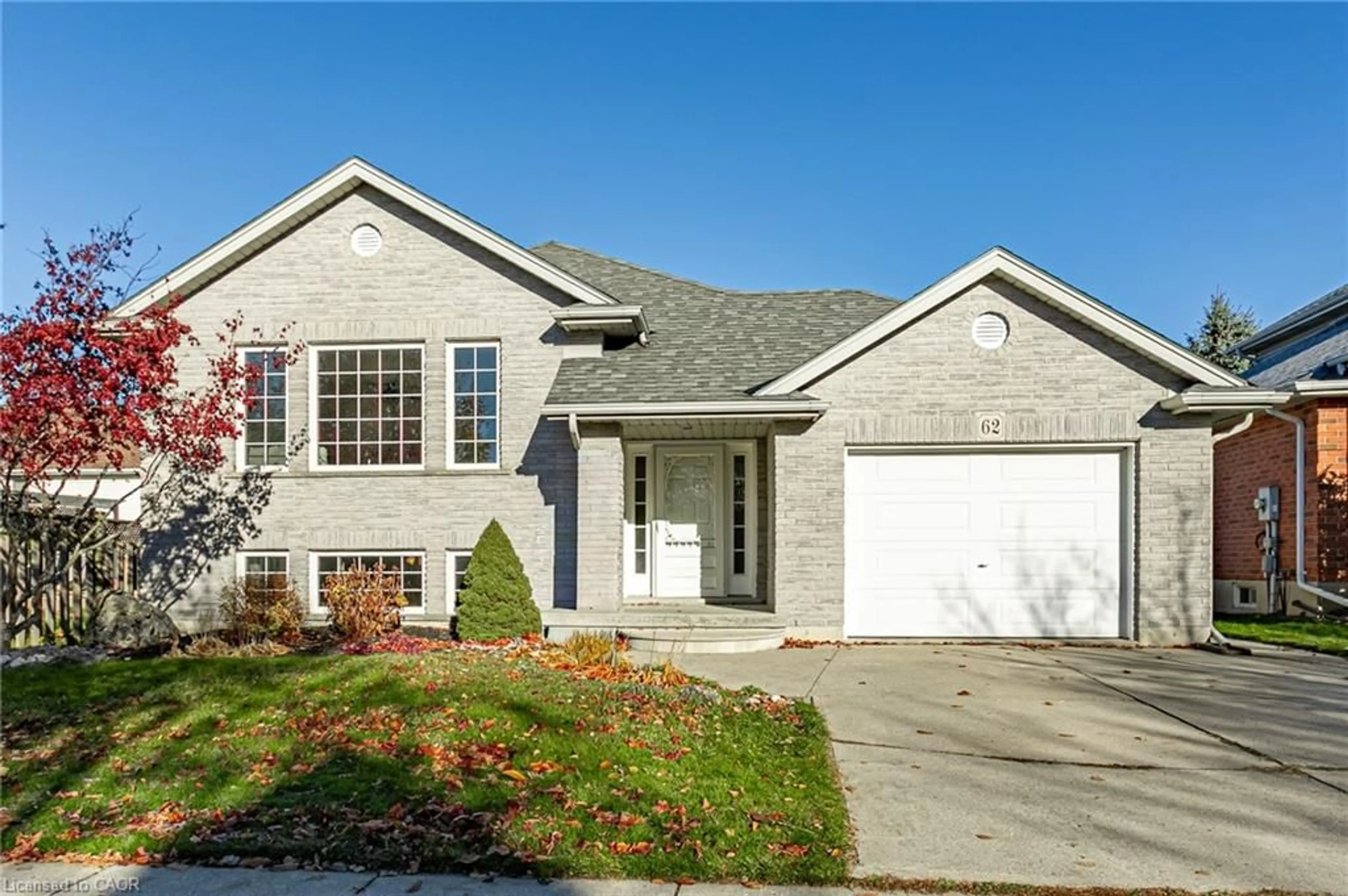 Home with vinyl exterior material, street for 62 Oriole Cres, Woodstock Ontario N4T 1T1