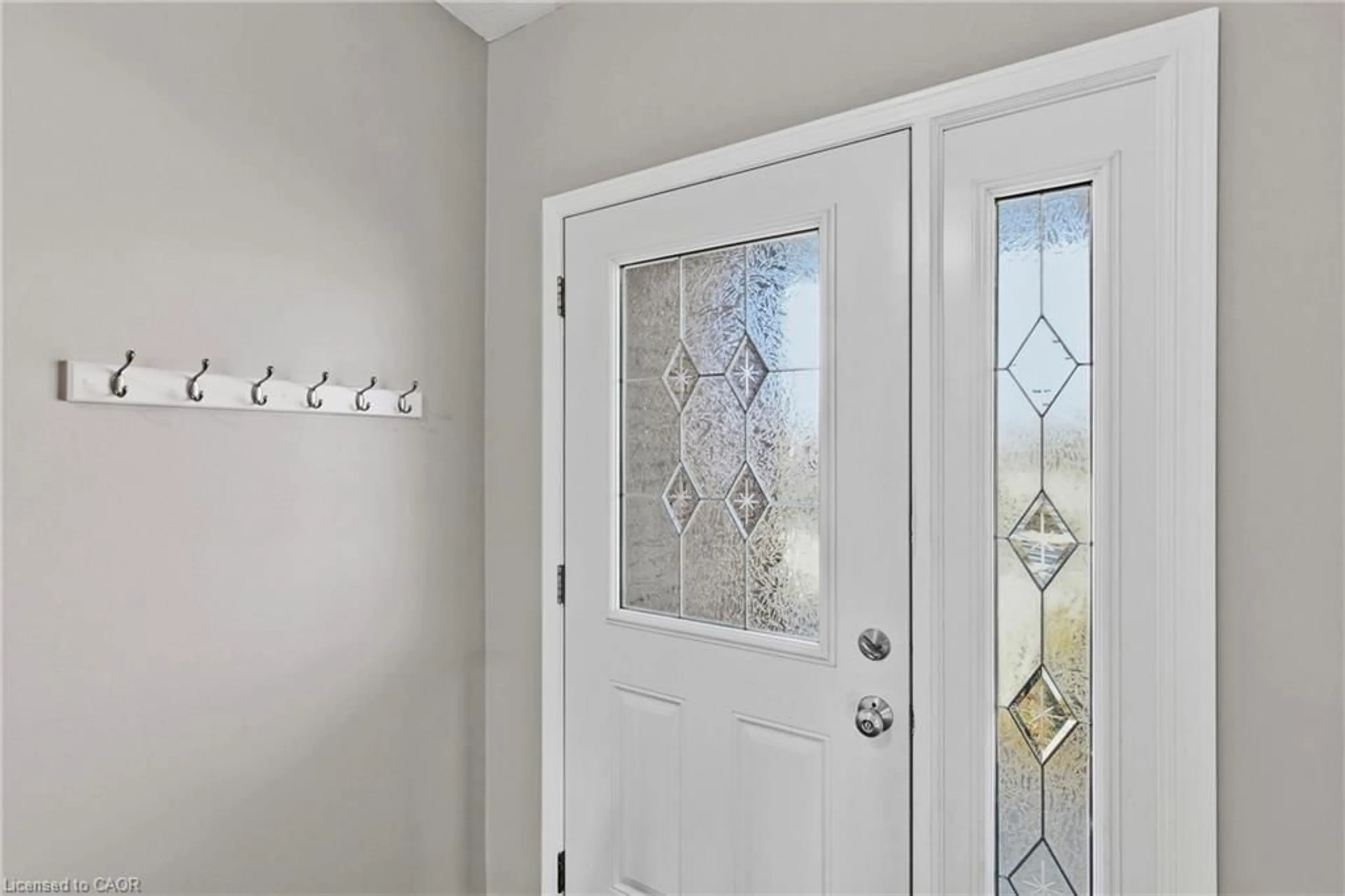 Indoor entryway for 68 Hixon Rd, Hamilton Ontario L8K 2B7