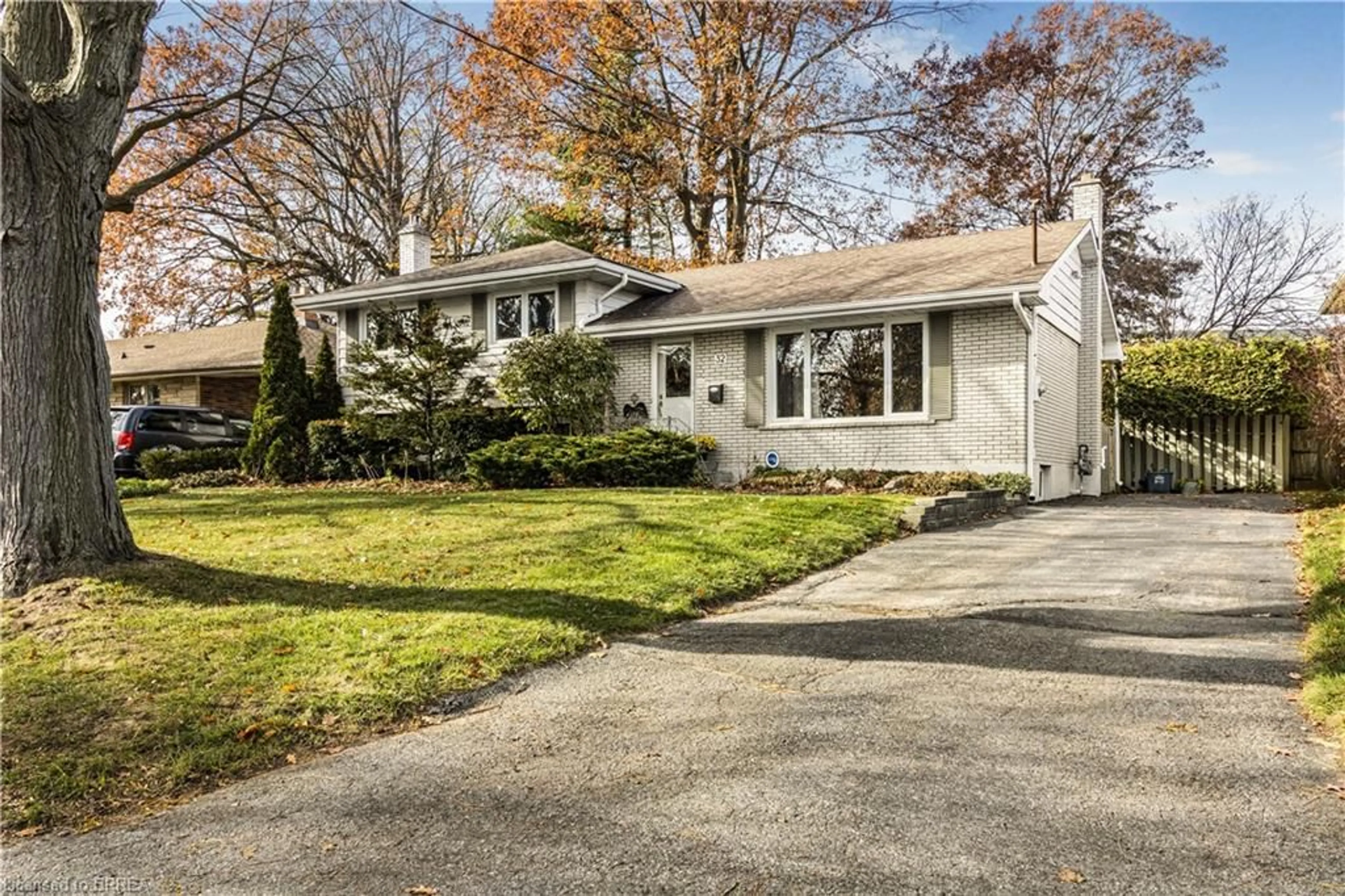 Home with vinyl exterior material, street for 32 Pusey Blvd, Brantford Ontario N3R 2S2