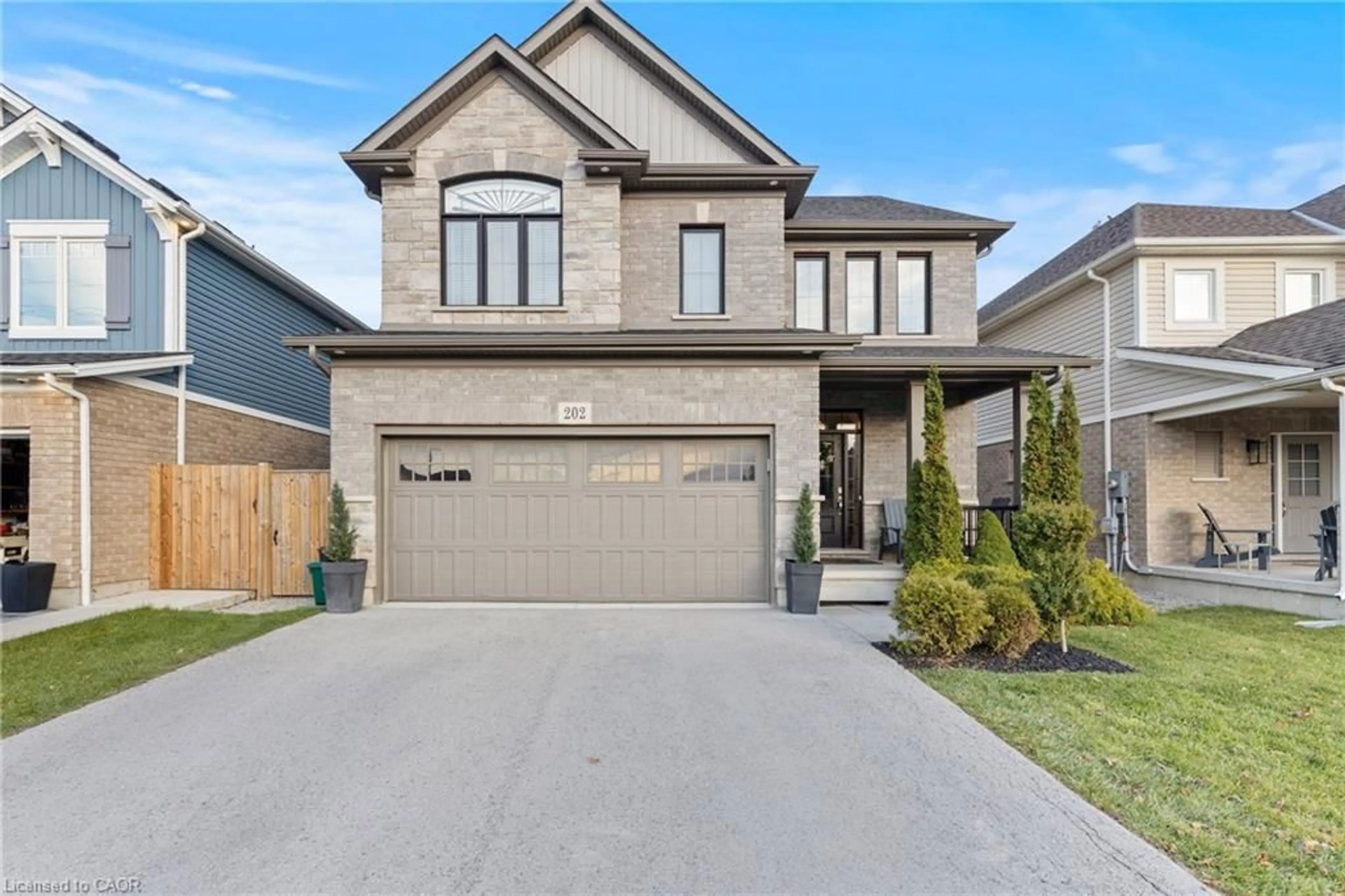 Home with brick exterior material, street for 202 South Pelham Rd, Welland Ontario L3C 0E7