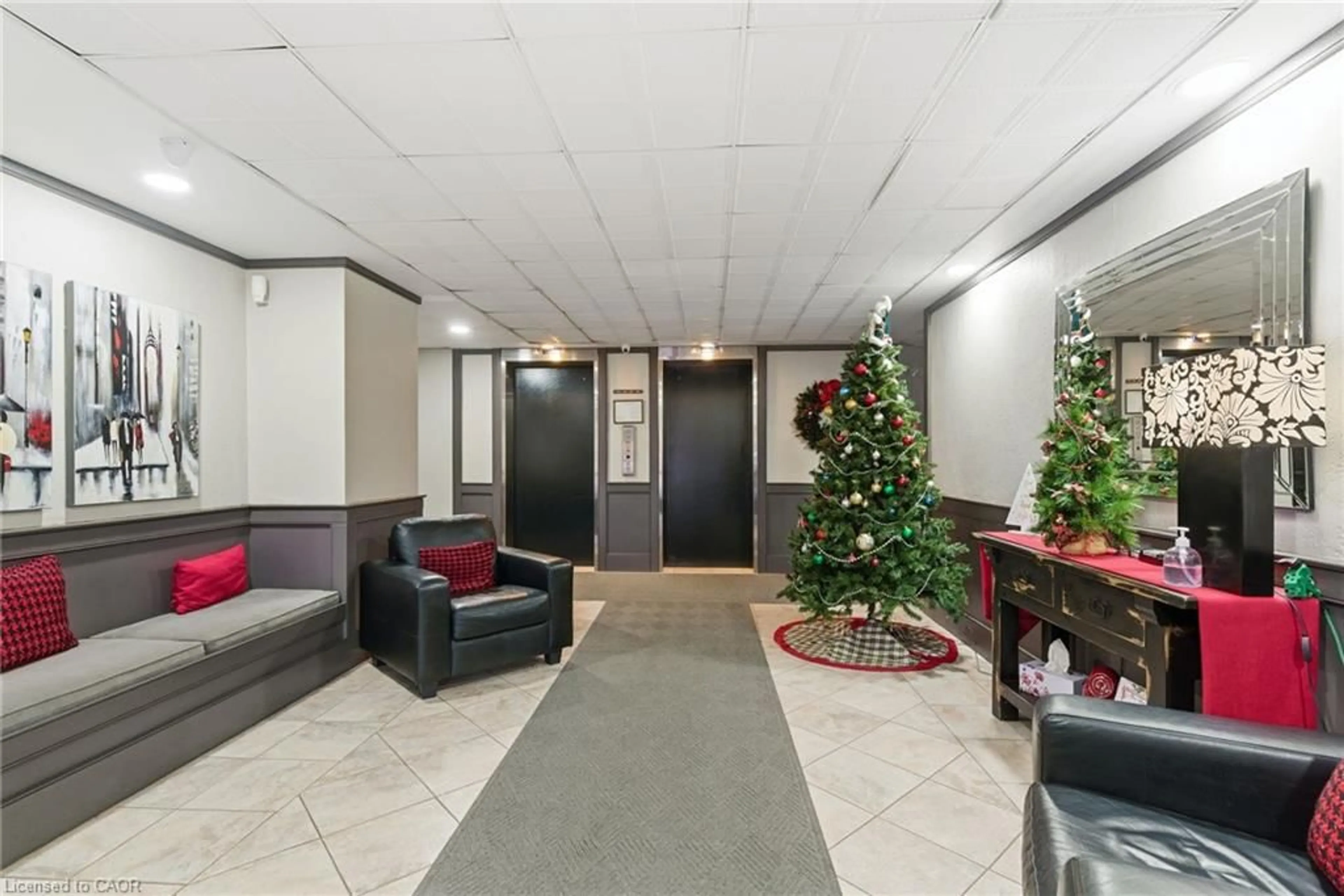 Lobby for 190 Highway 20 #101, Pelham Ontario L0S 1M0