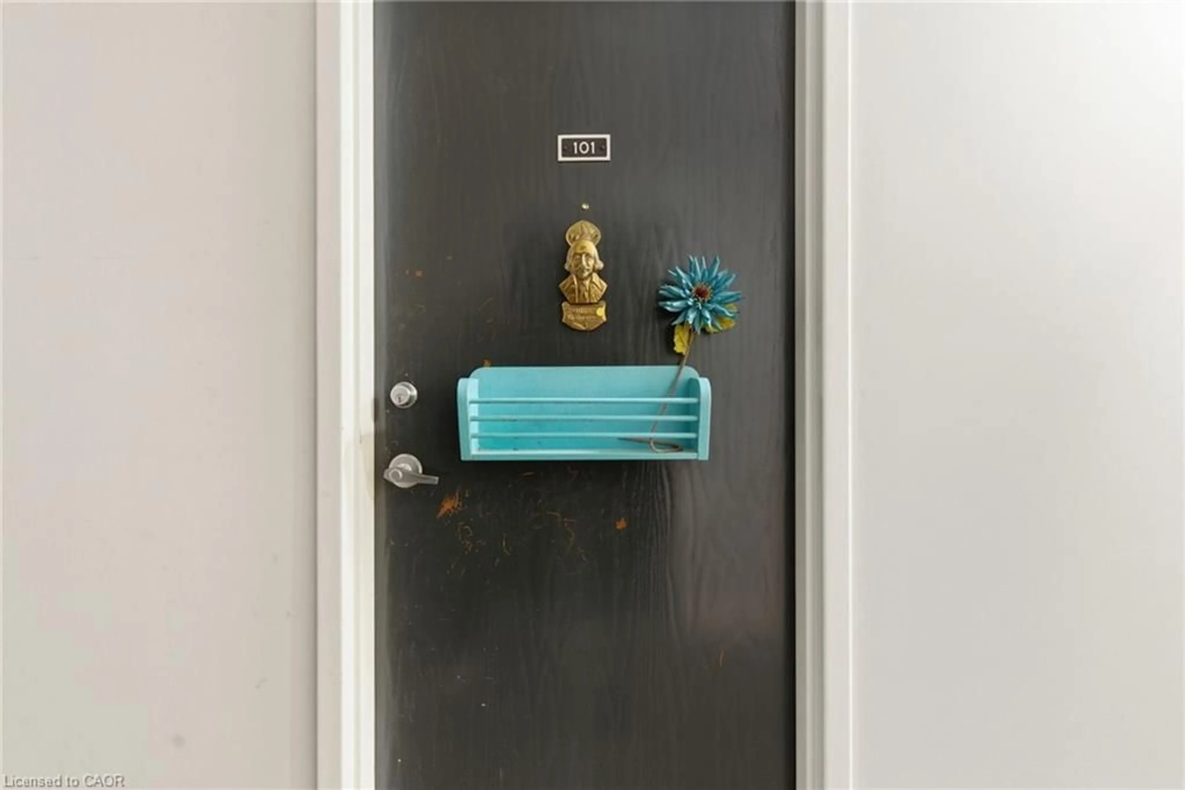 Indoor entryway for 190 Highway 20 #101, Pelham Ontario L0S 1M0