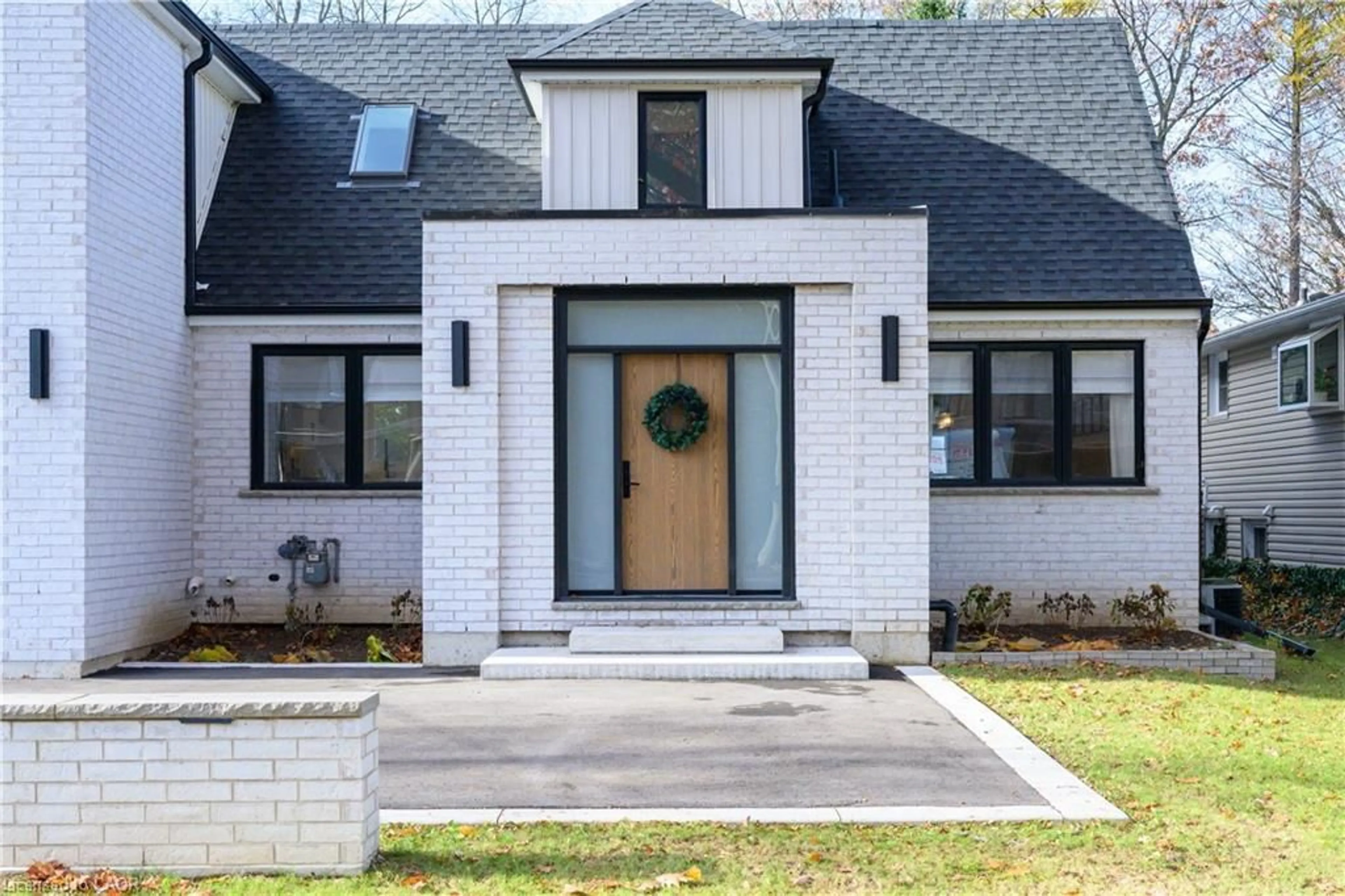 Home with brick exterior material, street for 192 Central Dr, Hamilton Ontario L9G 2A4