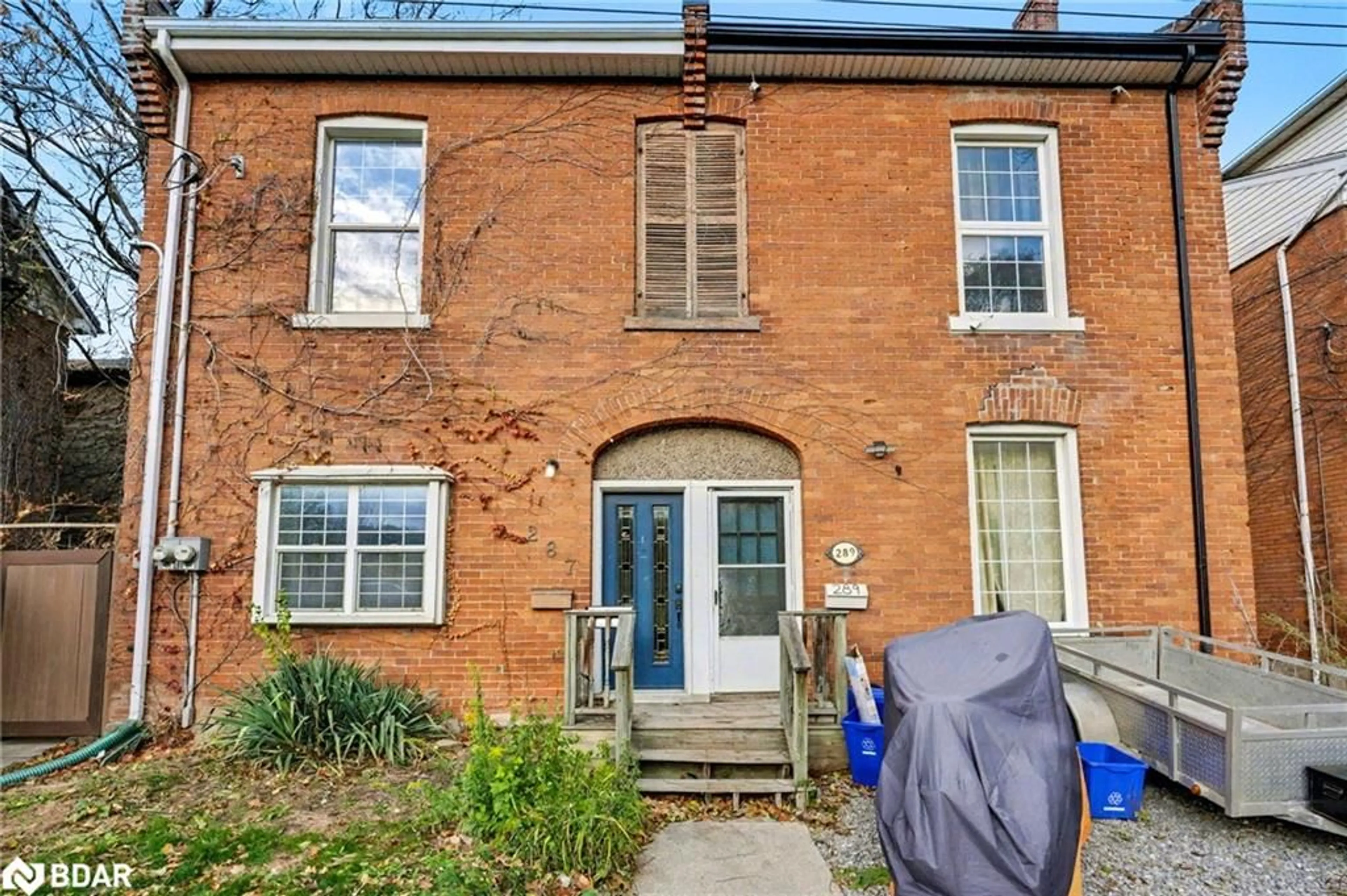 Home with brick exterior material, street for 287 Hunter St, Hamilton Ontario L8P 1S2