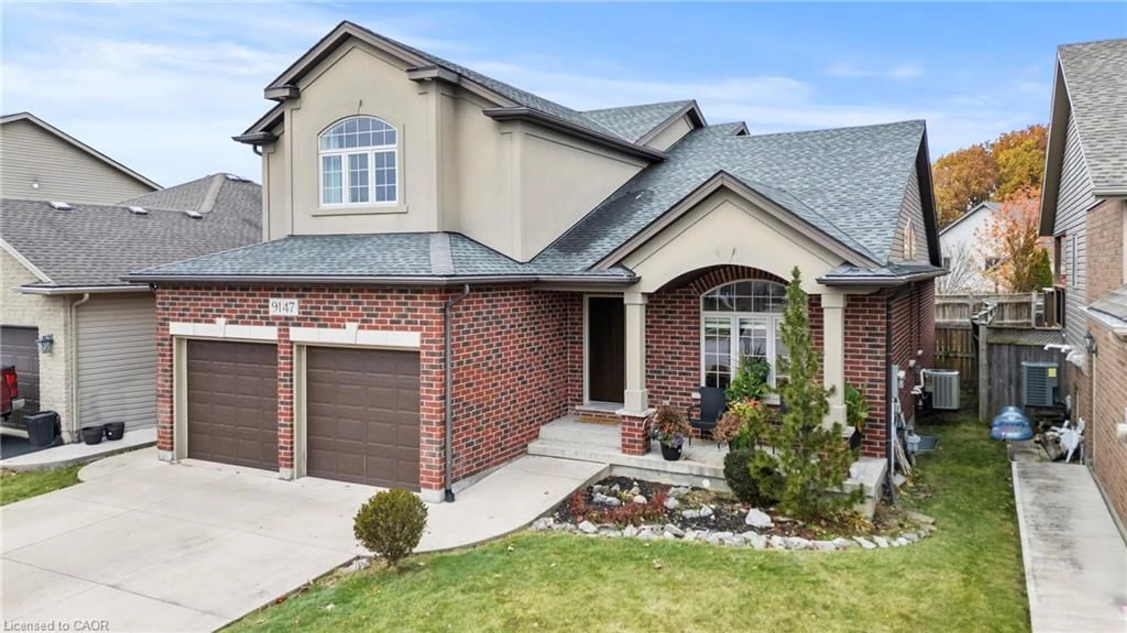 Home with brick exterior material, street for 9147 Hendershot Blvd, Niagara Falls Ontario L2H 0E3