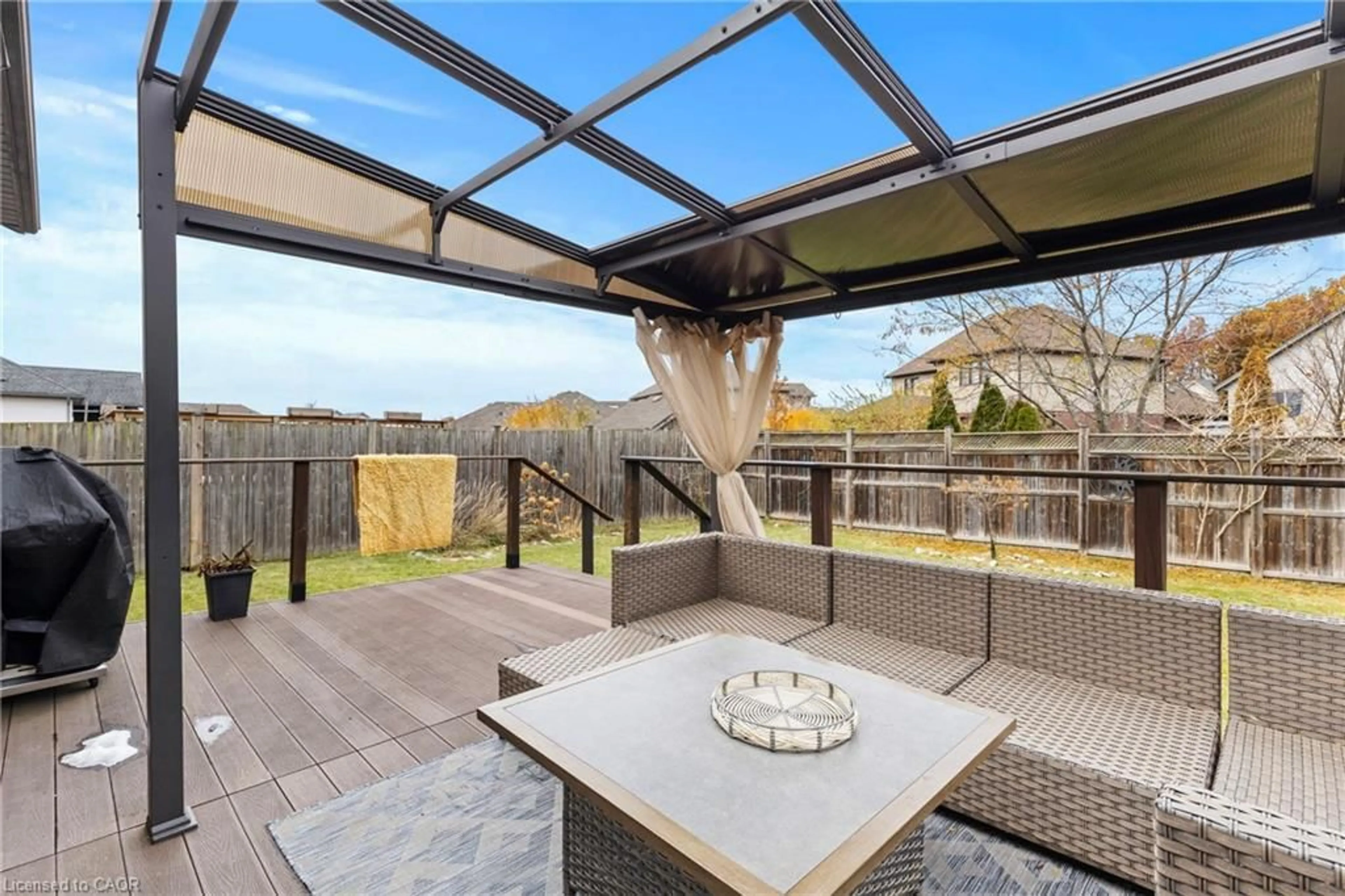 Patio, unknown for 9147 Hendershot Blvd, Niagara Falls Ontario L2H 0E3