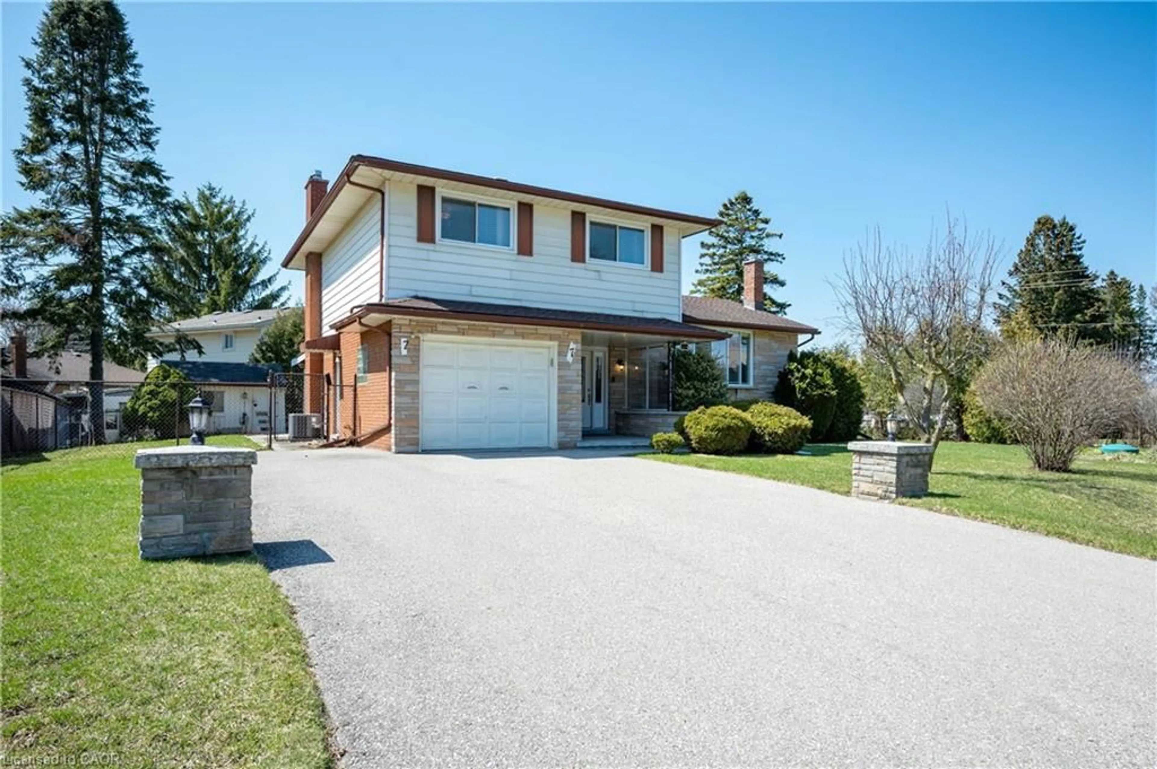 Unknown for 7 Lichty Cres, Kitchener Ontario N2B 2Z5