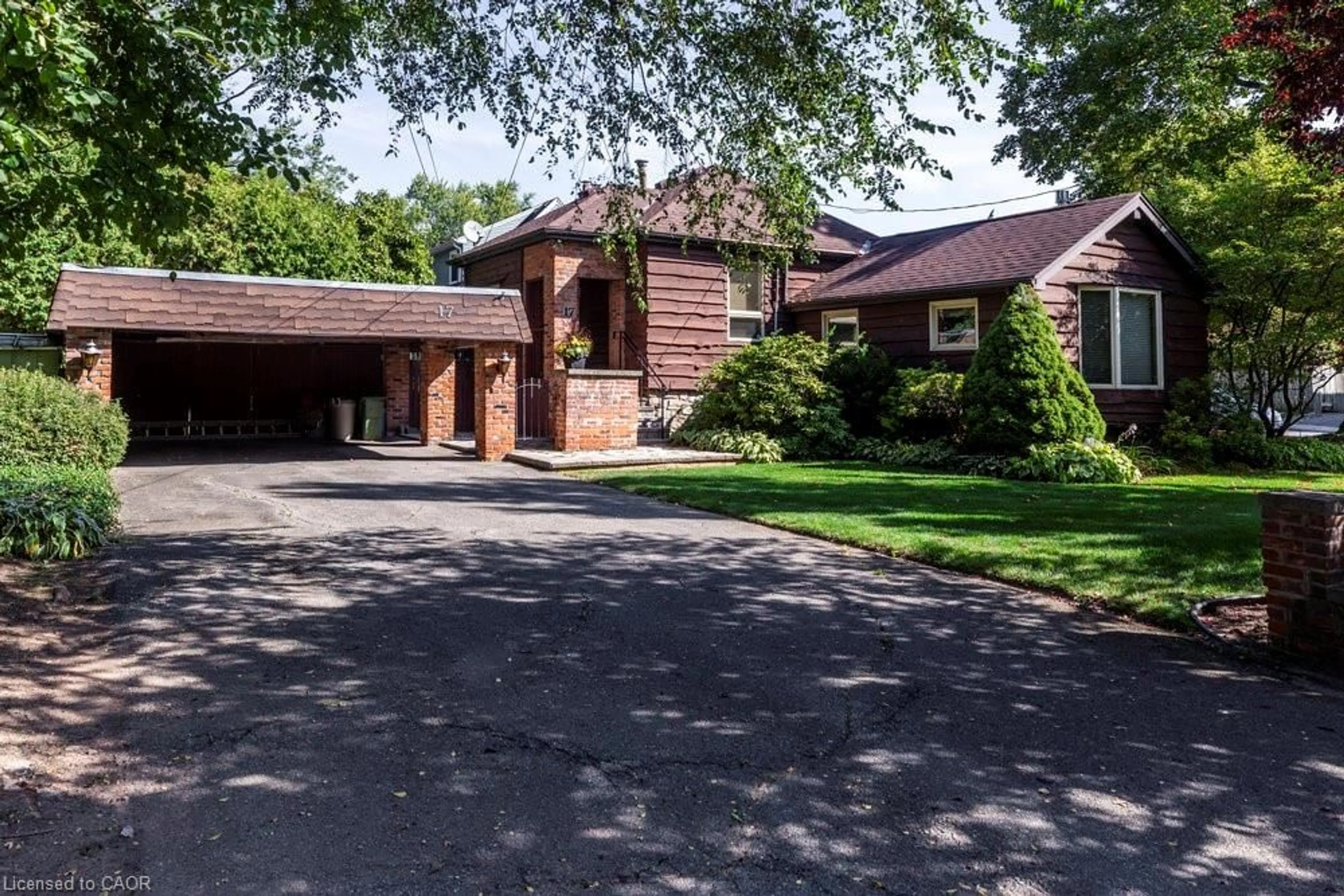 Unknown for 17 Alma St, Dundas Ontario L9H 2C9