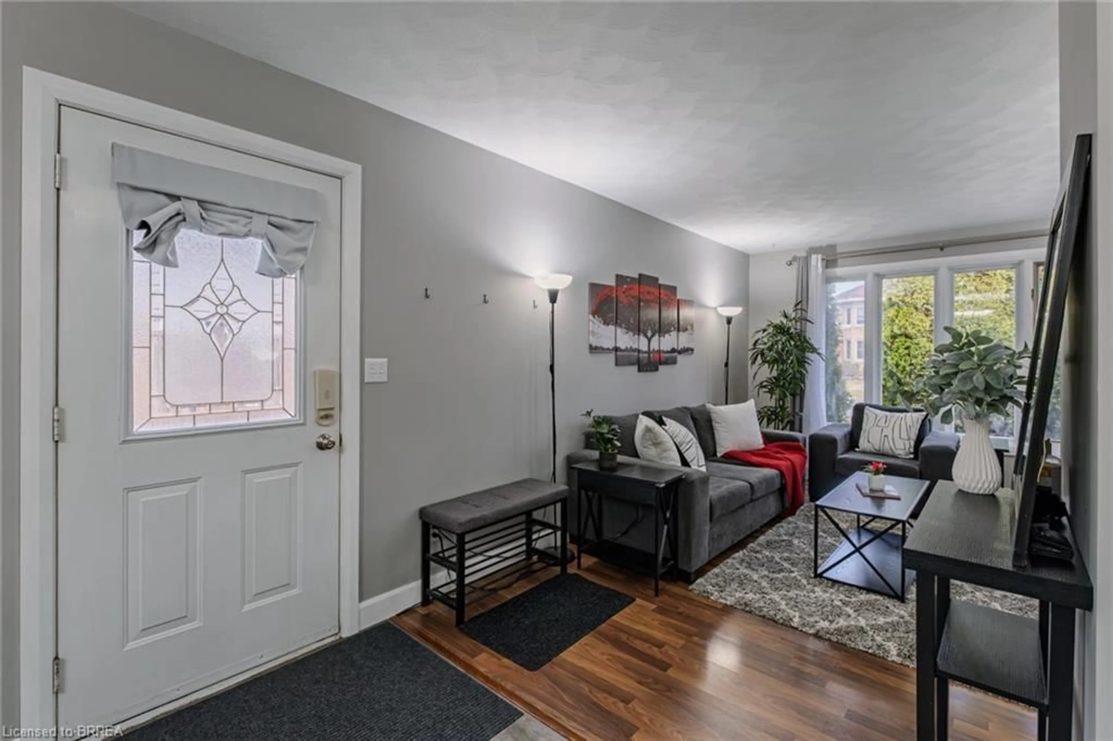 Living room with furniture, unknown for 13 Dundas St, Paris Ontario N3L 1E9