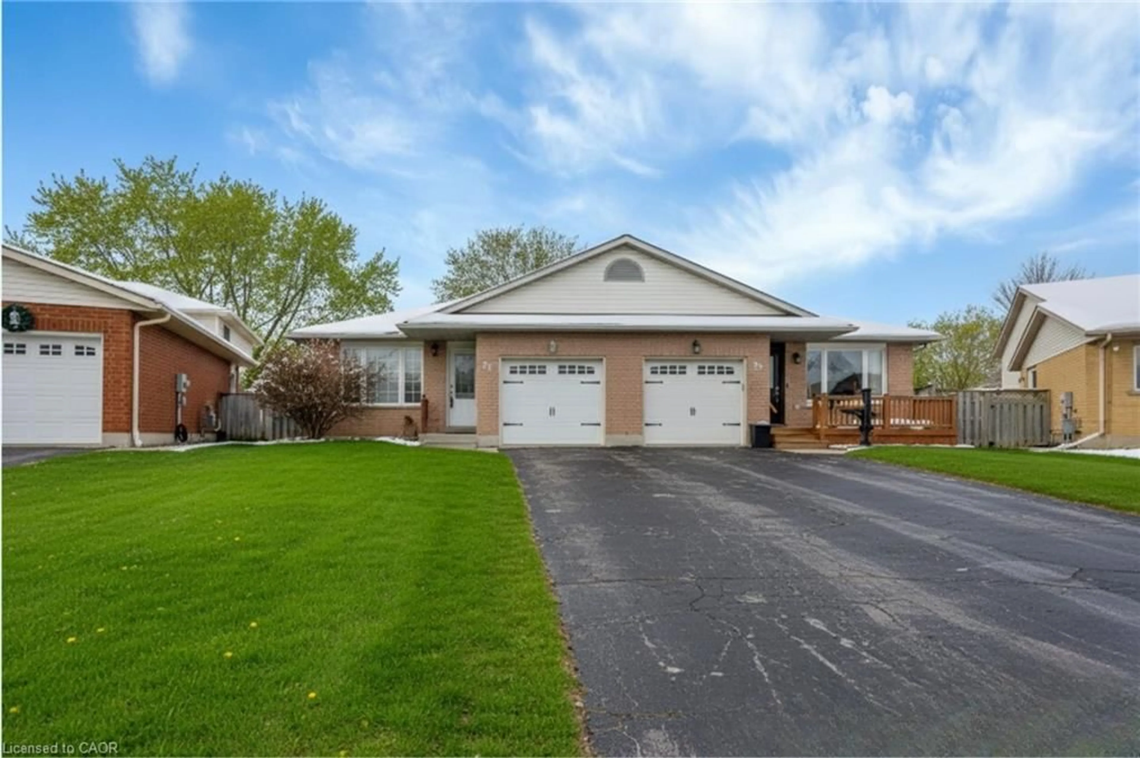 Home with brick exterior material, street for 28 Ridgeway Cres, Kitchener Ontario N2E 3M3