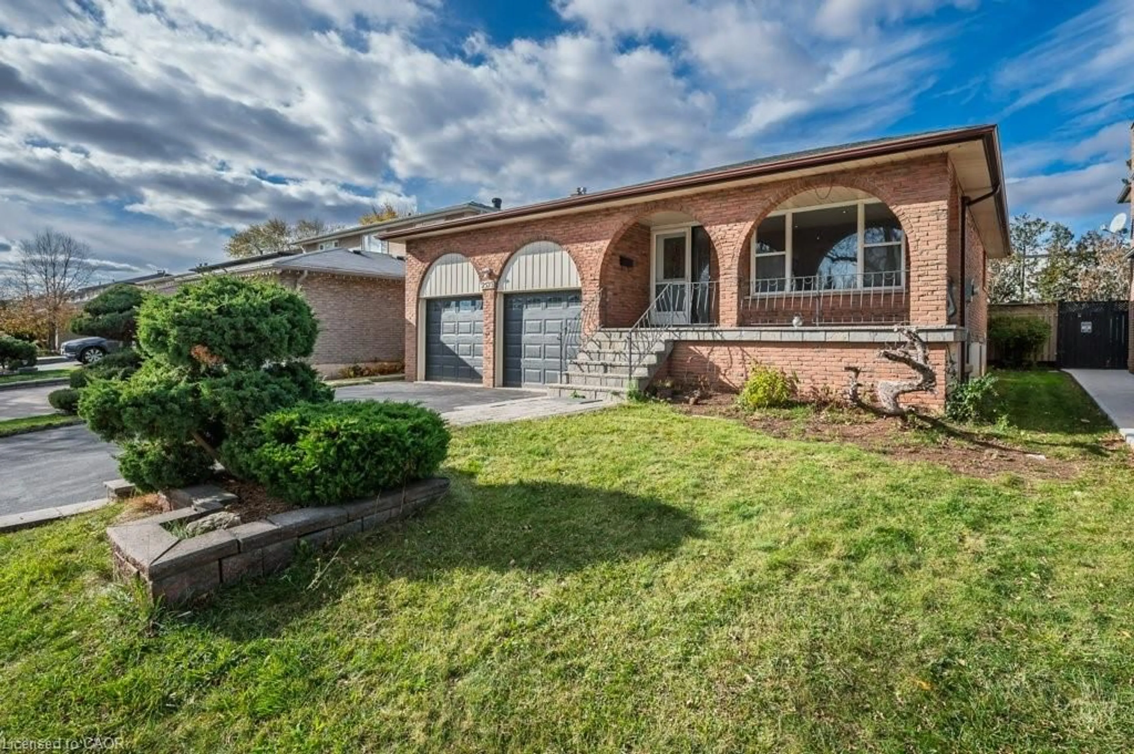 Home with brick exterior material, street for 2523 Waterford St, Oakville Ontario L6L 5E5