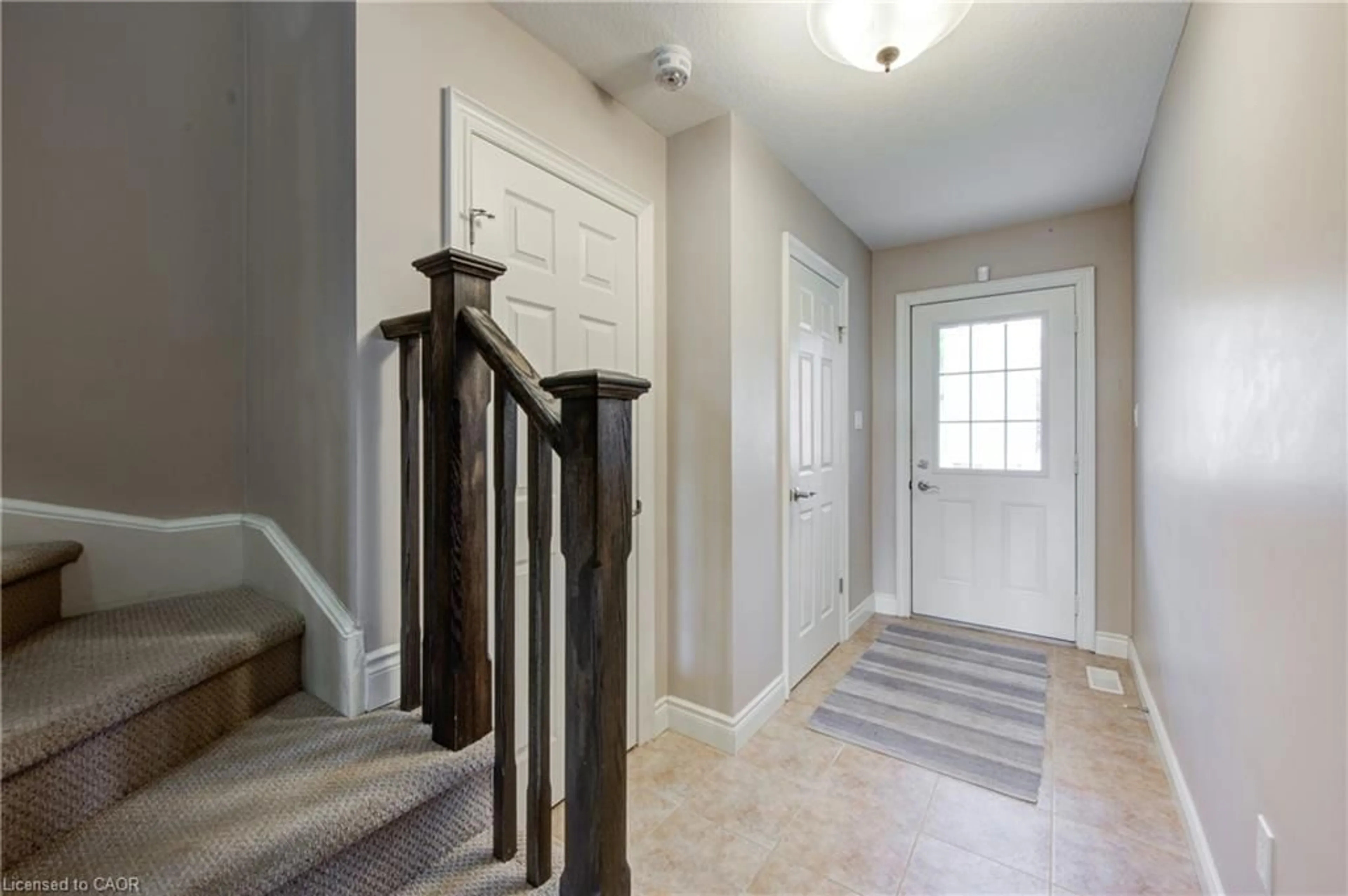 Indoor entryway for 175 Ingersoll St #22, Ingersoll Ontario N5C 0B9