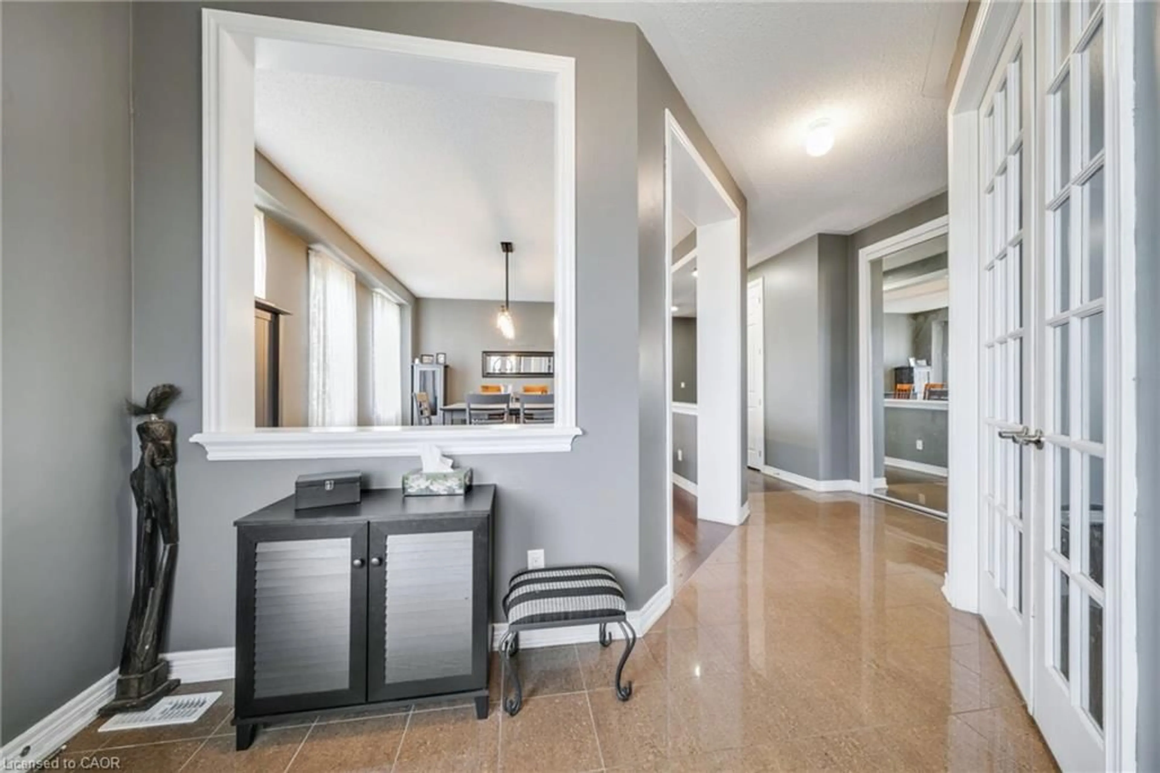 Indoor entryway for 2 Kennedy Blvd, Alliston Ontario L9R 0L4