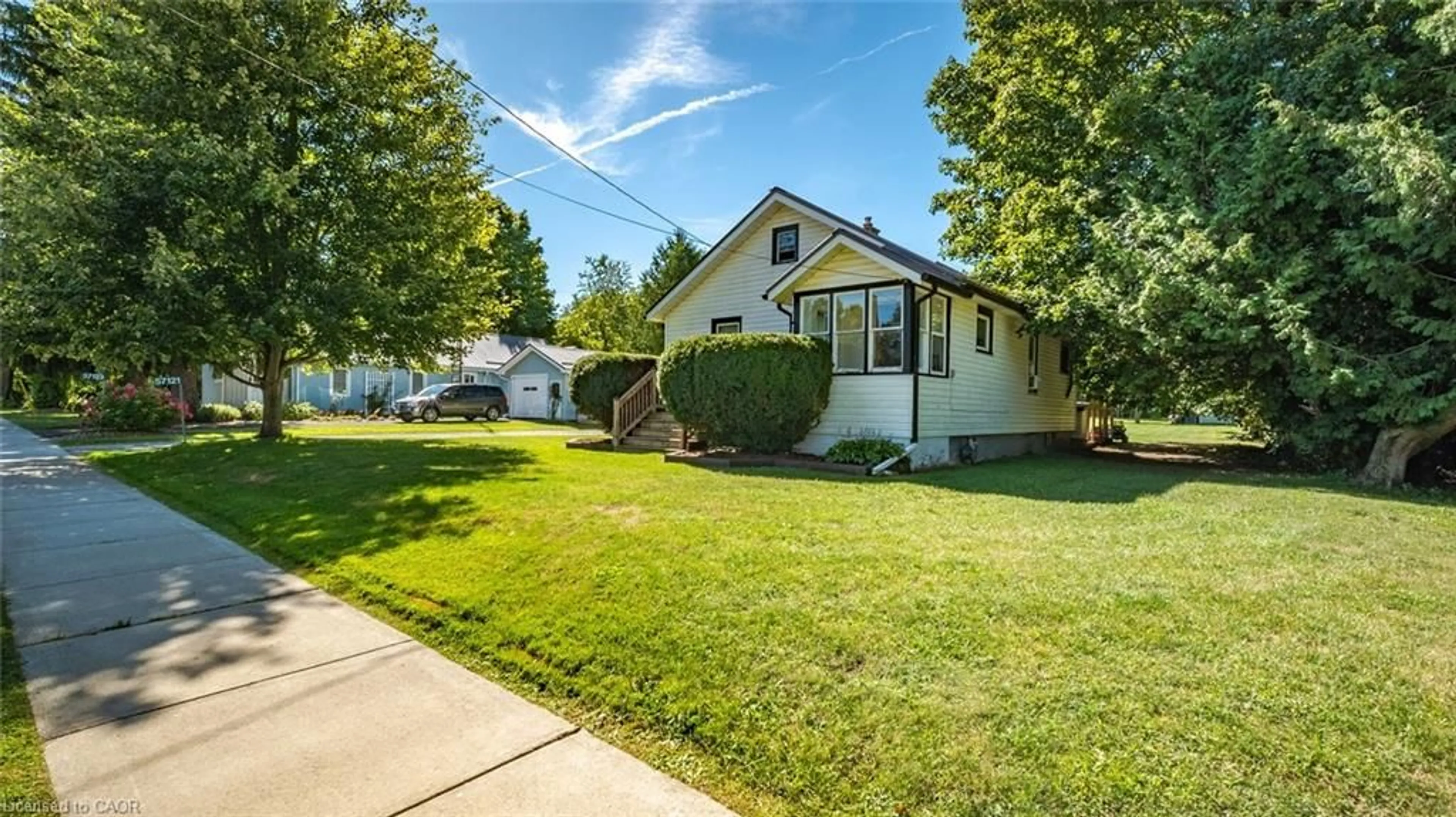 Home with vinyl exterior material, street for 57121 Eden Line, Eden Ontario N0J 1H0