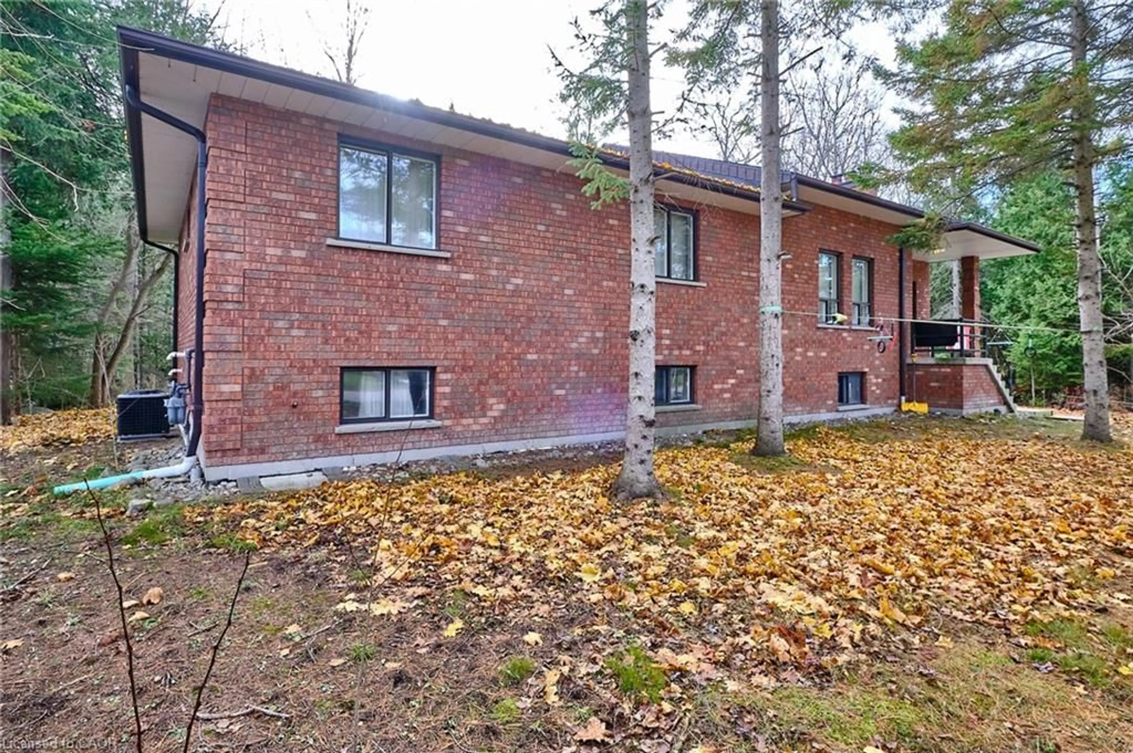 Home with brick exterior material, unknown for 13 Balsam Ave, Woodland Beach Ontario L0L 2T0