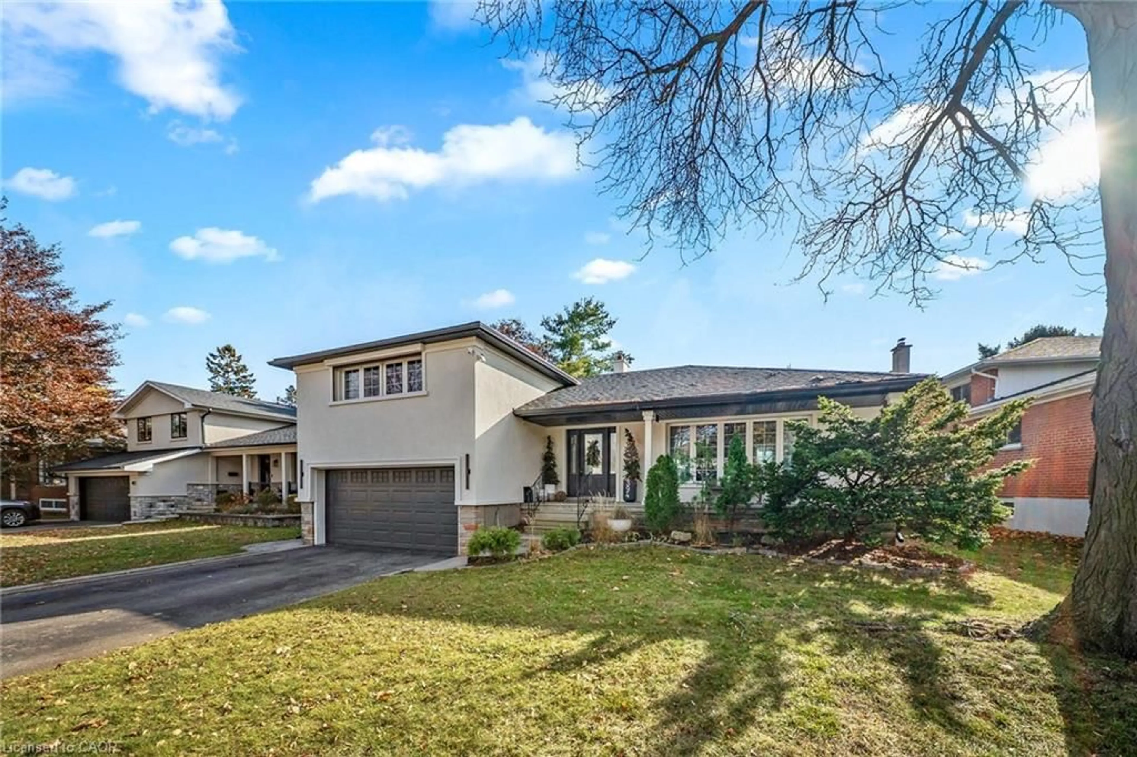 Home with brick exterior material, street for 394 Tedwyn Dr, Mississauga Ontario L5A 1J5