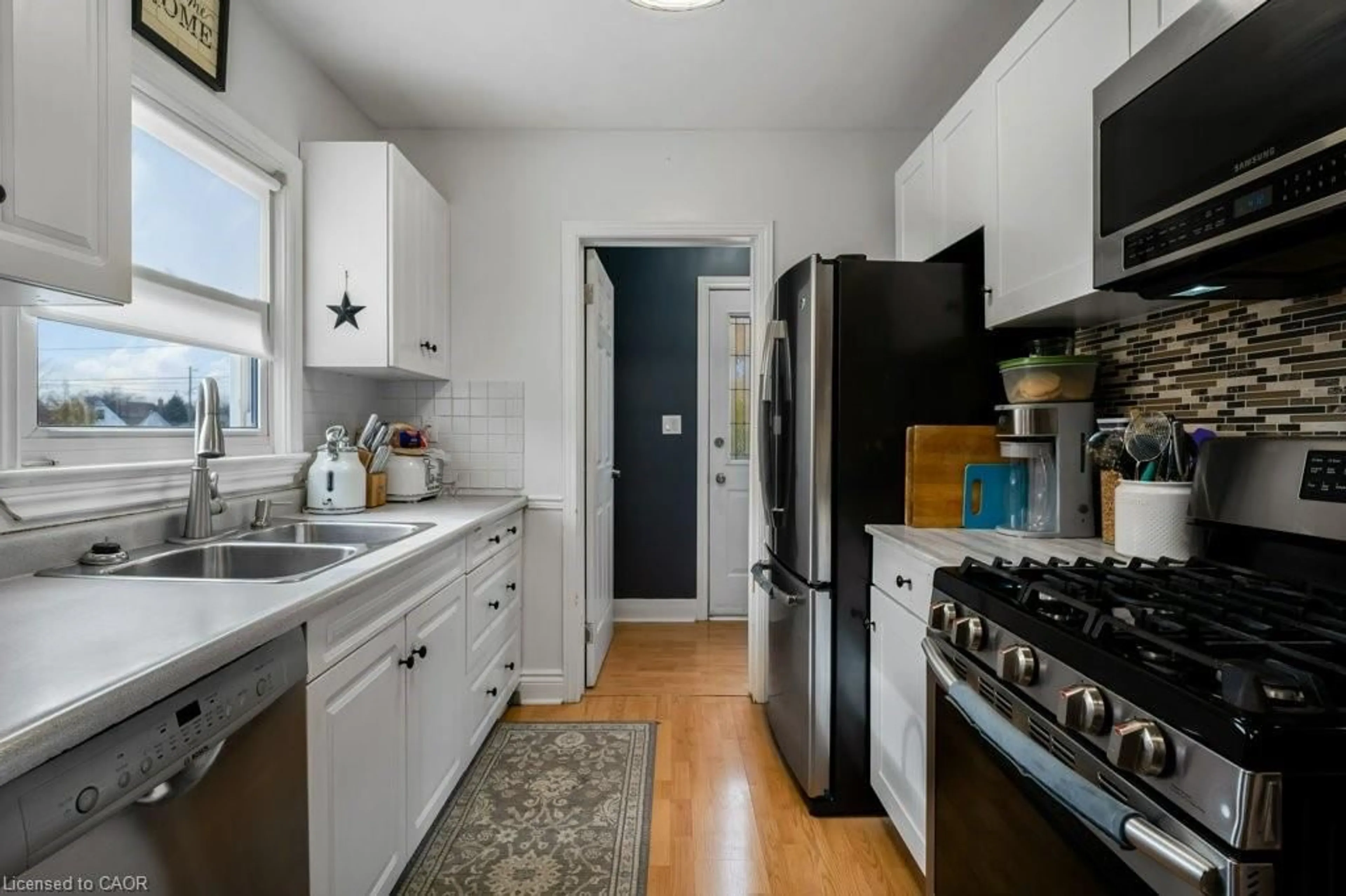 Standard kitchen, unknown for 6782 Dorchester Rd, Niagara Falls Ontario L2G 5T9