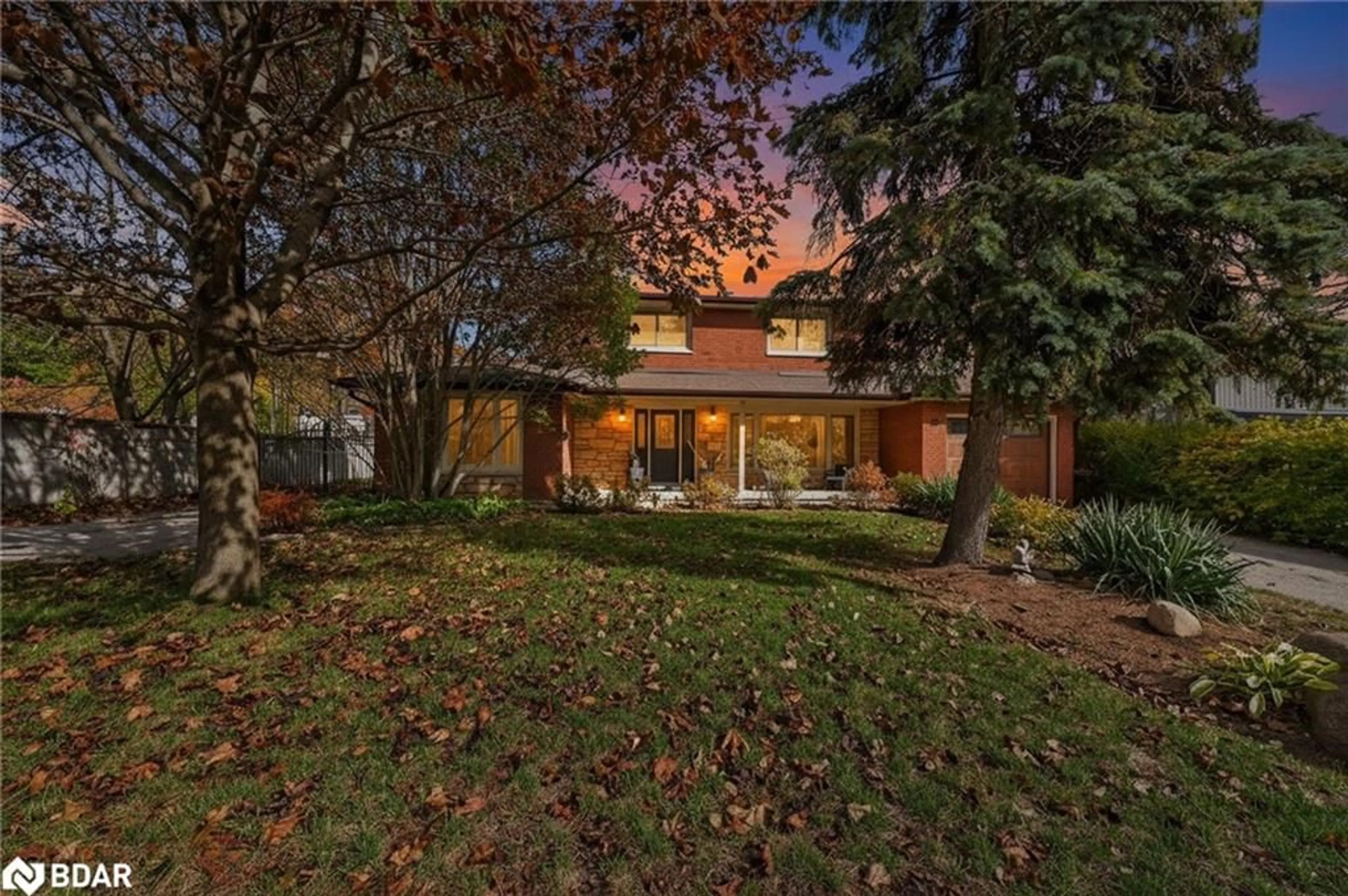 Unknown for 15 Rodney St, Barrie Ontario L4M 4B5