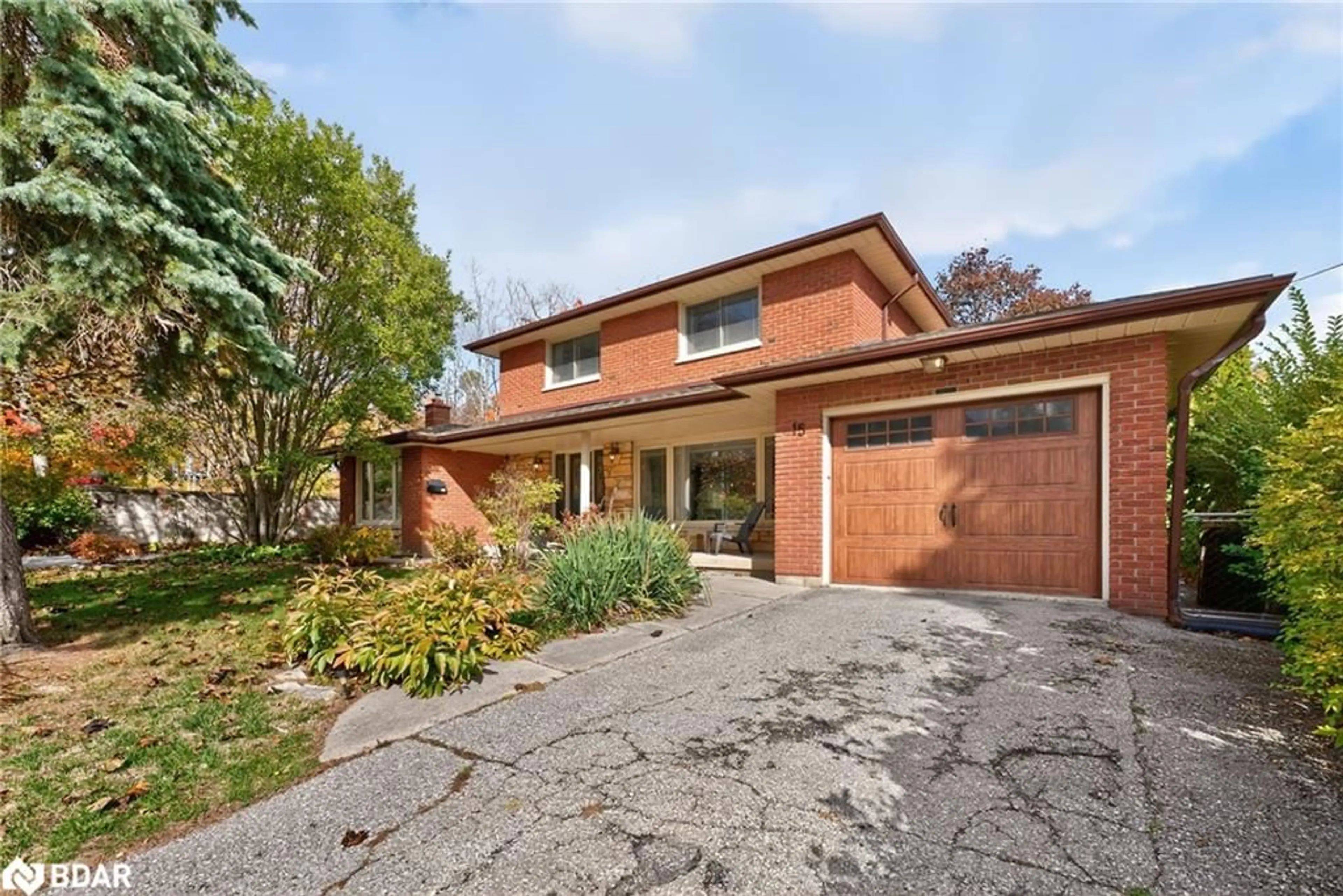 Home with brick exterior material, street for 15 Rodney St, Barrie Ontario L4M 4B5