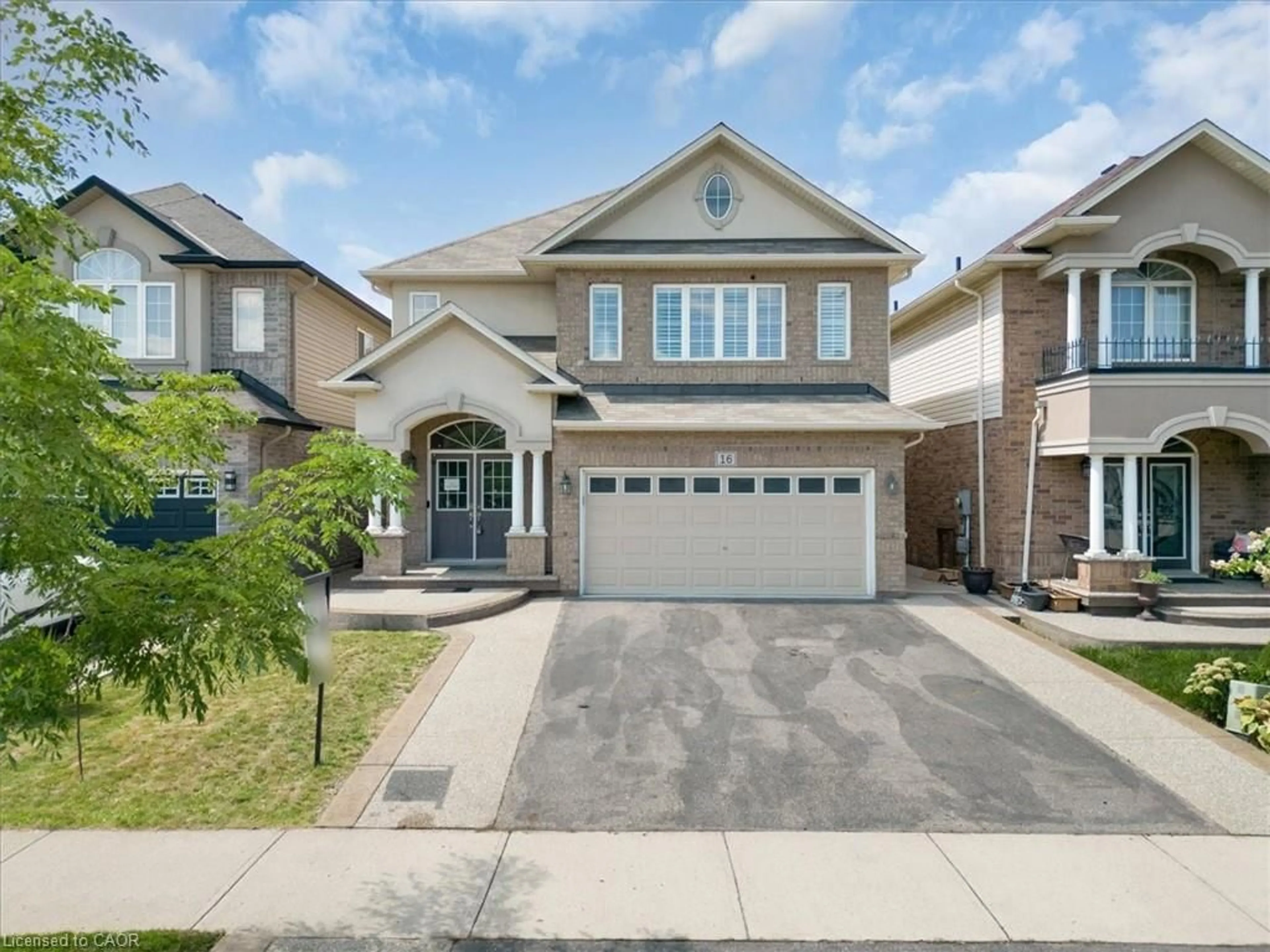 Home with vinyl exterior material, street for 16 Weathering Hwy, Stoney Creek Ontario L8J 0E7