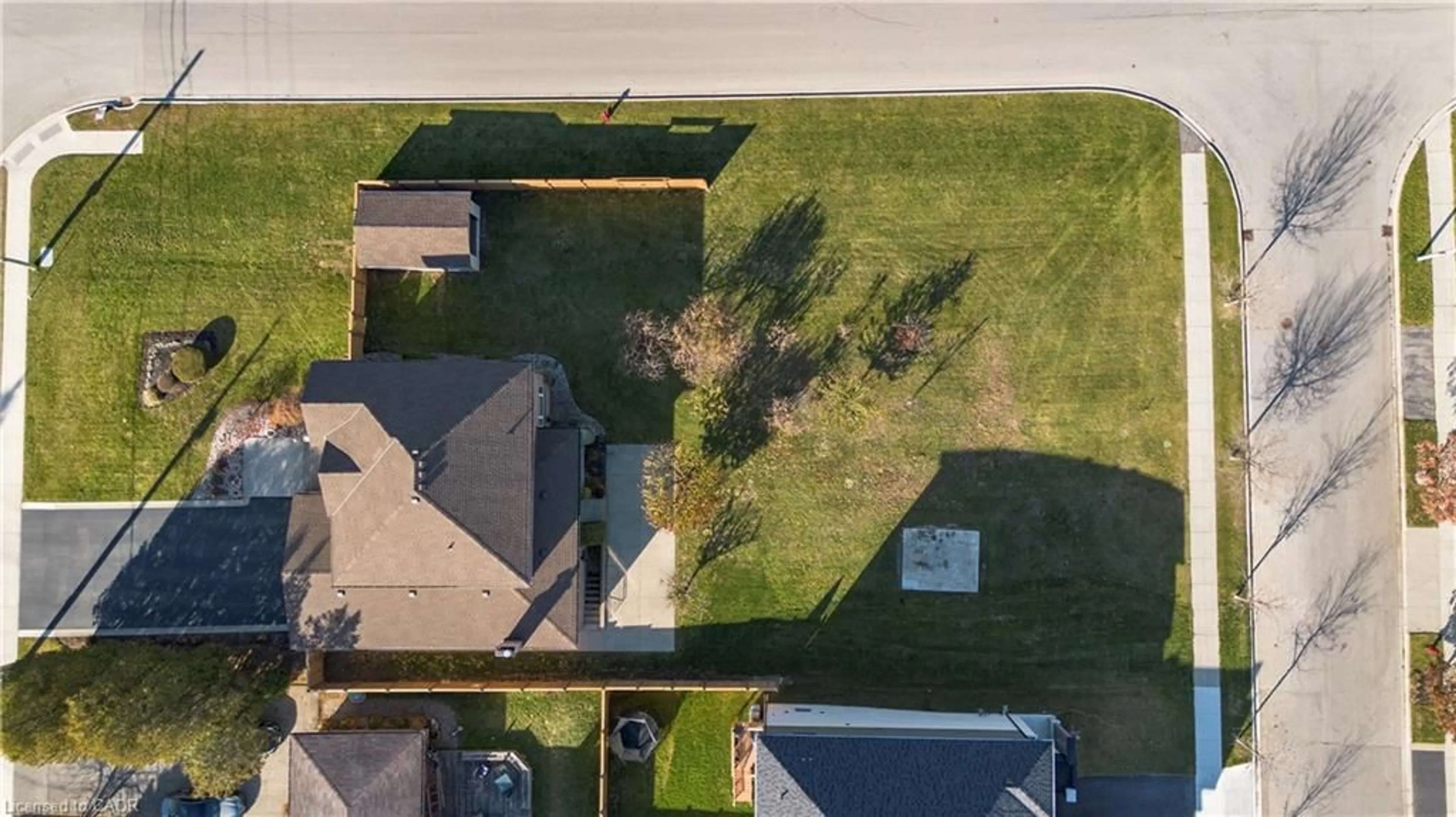 A pic from outside/outdoor area/front of a property/back of a property/a pic from drone, street for LOT2 Chambers Dr, Ancaster Ontario L9G 3K9