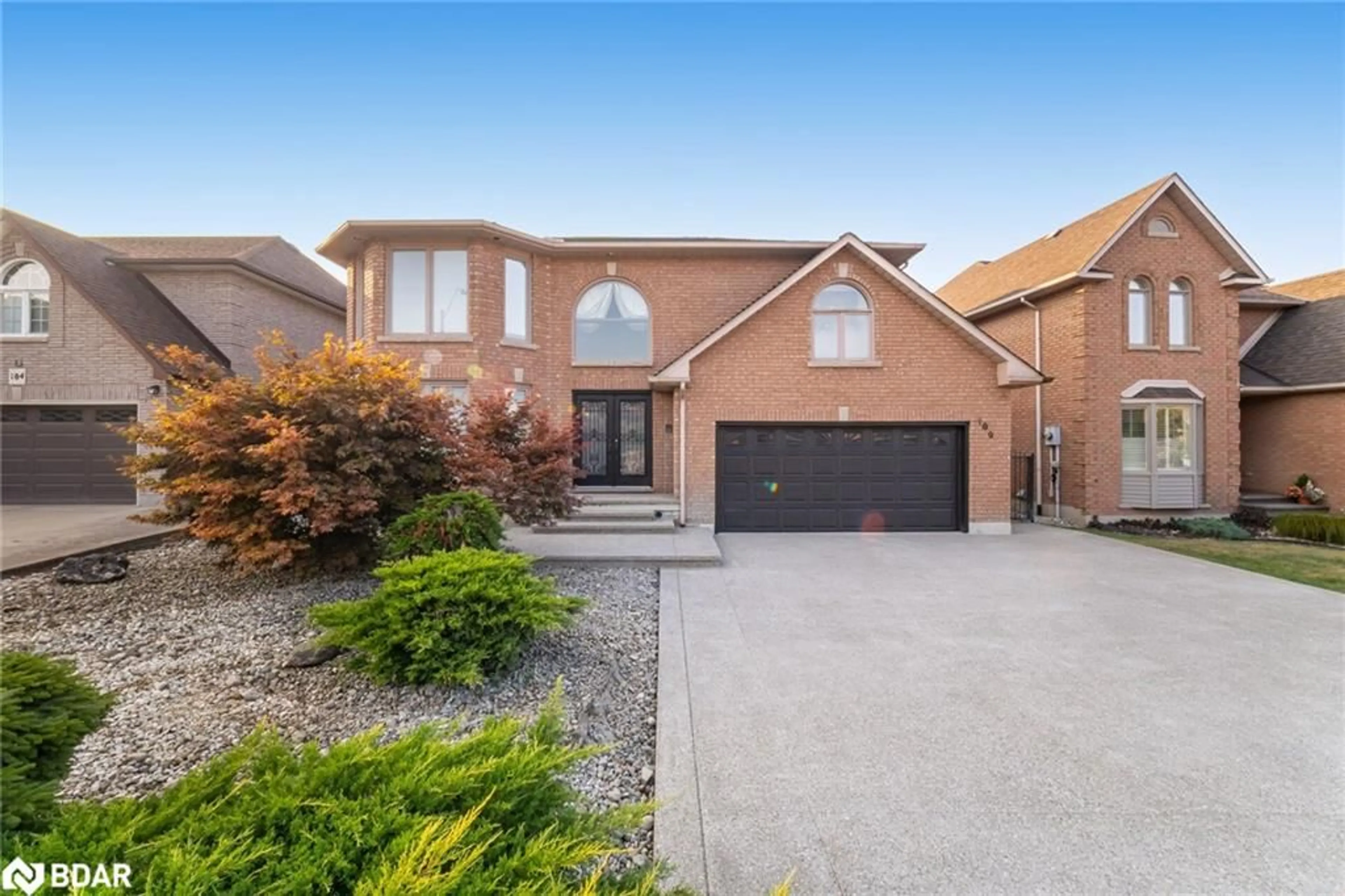 Home with brick exterior material, street for 100 National Dr, Hamilton Ontario L8G 5B3