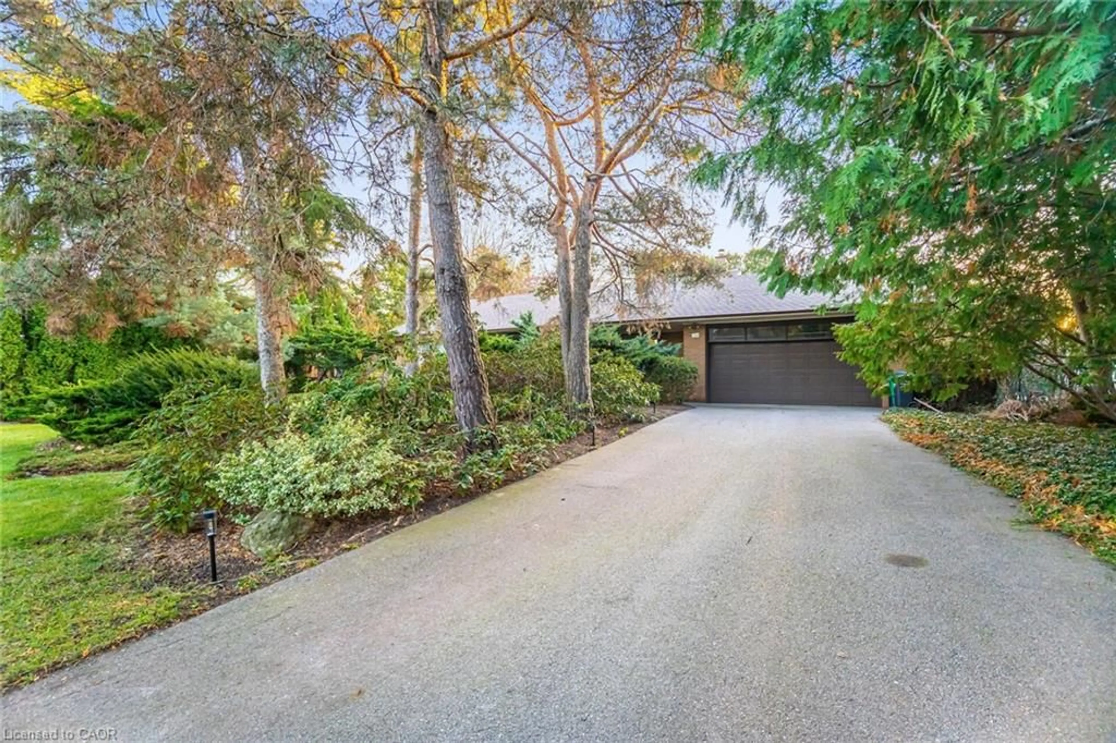 Unknown for 2264 Courrier Lane, Mississauga Ontario L5C 1V2