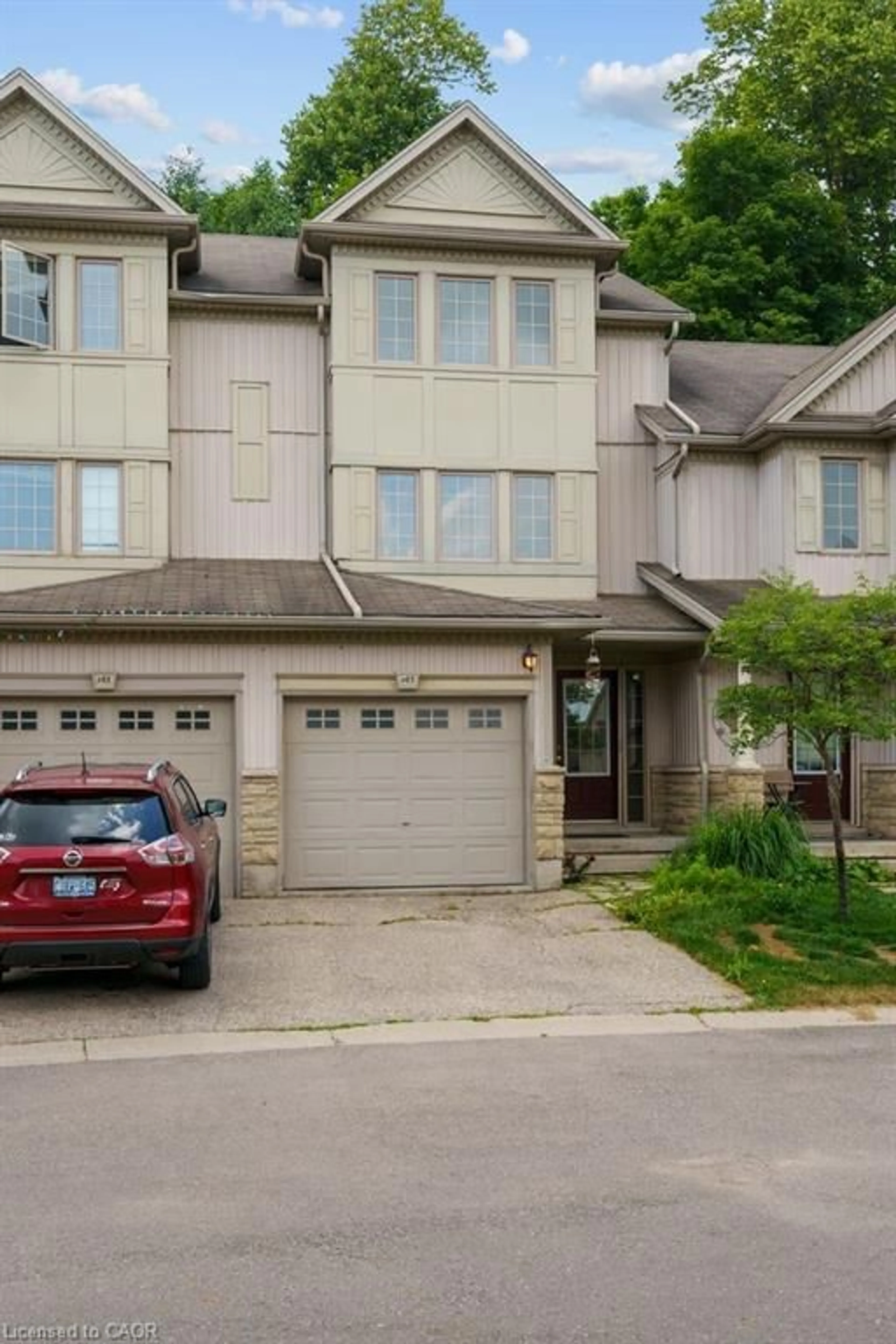 A pic from outside/outdoor area/front of a property/back of a property/a pic from drone, street for 175 David Bergey Dr #P87, Kitchener Ontario N2E 4H8