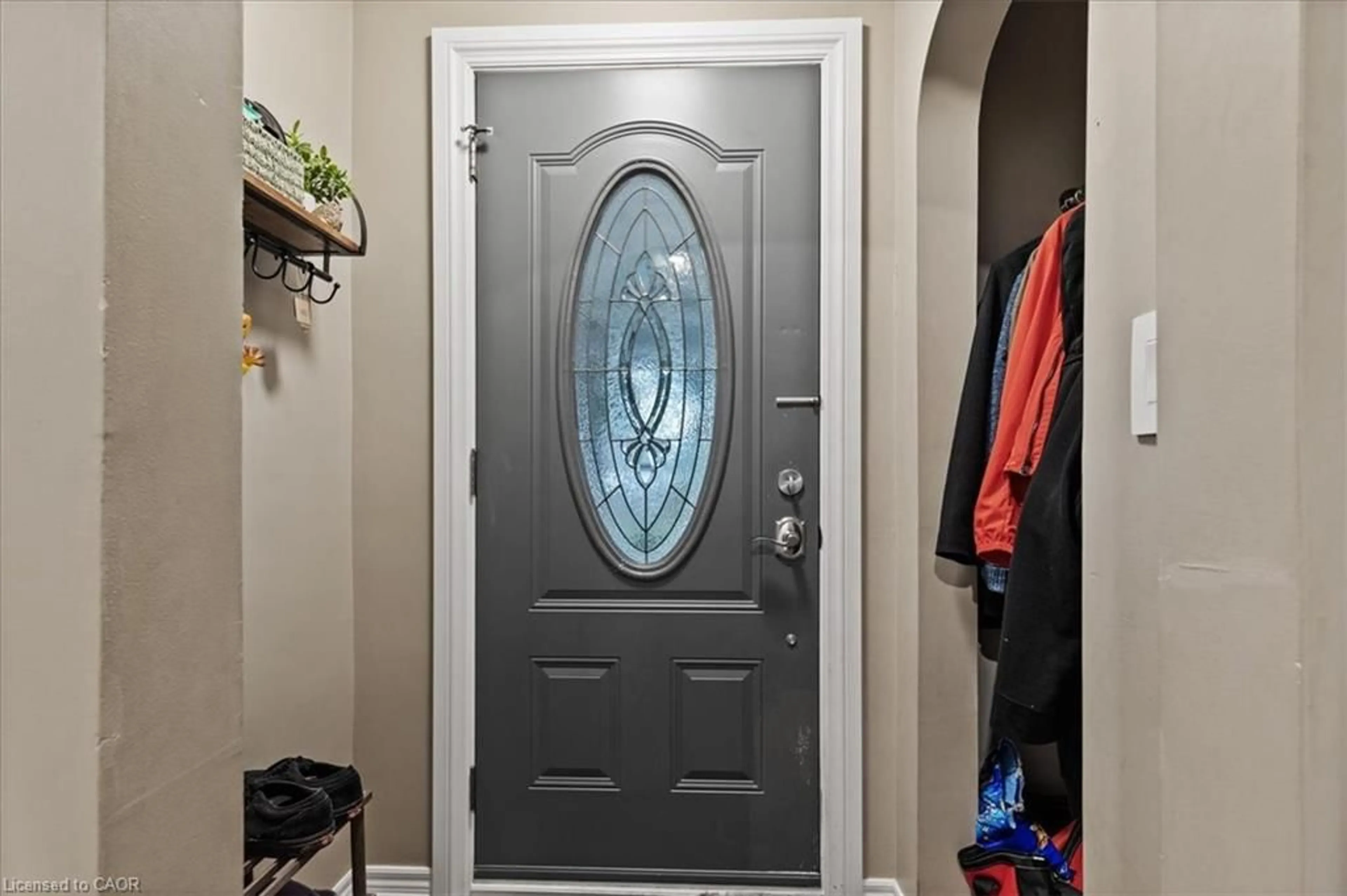 Indoor entryway for 50 Grove Cres, Brantford Ontario N3R 4Y6