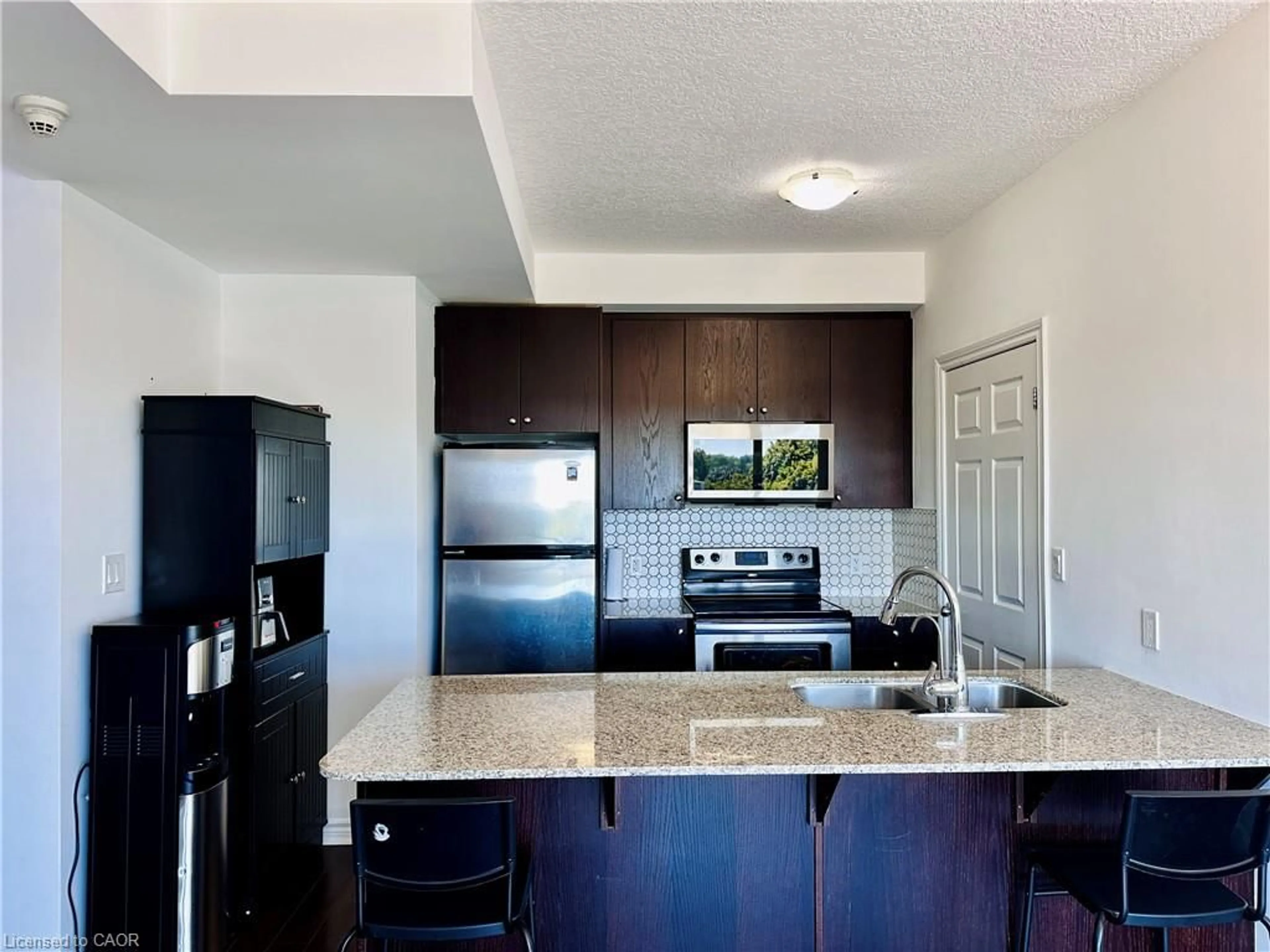 Standard kitchen, unknown for 170 Water St #901, Cambridge Ontario N1R 3B6