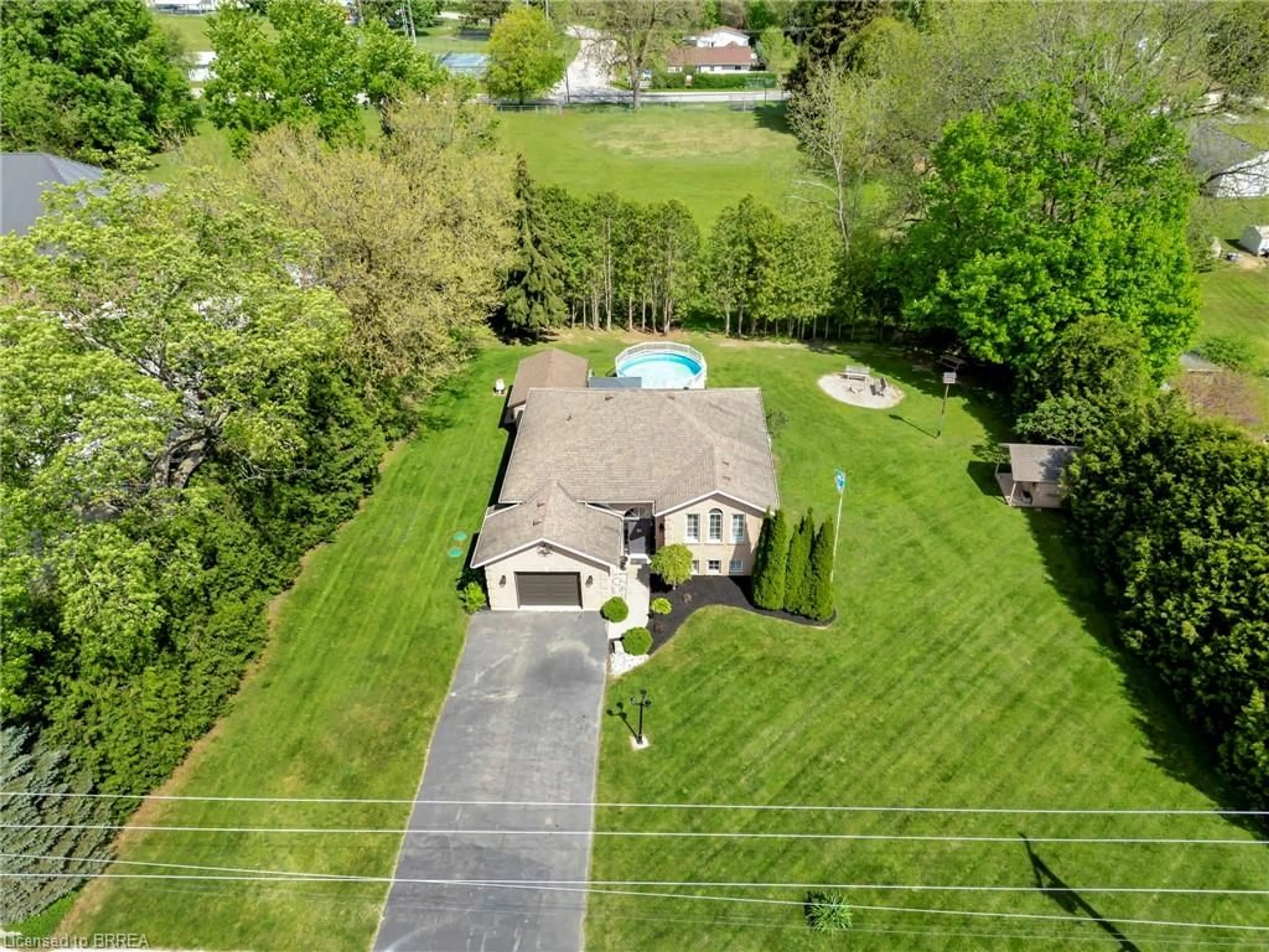 A pic from outside/outdoor area/front of a property/back of a property/a pic from drone, street for 1565 Old Brock St, Vittoria Ontario N0E 1W0