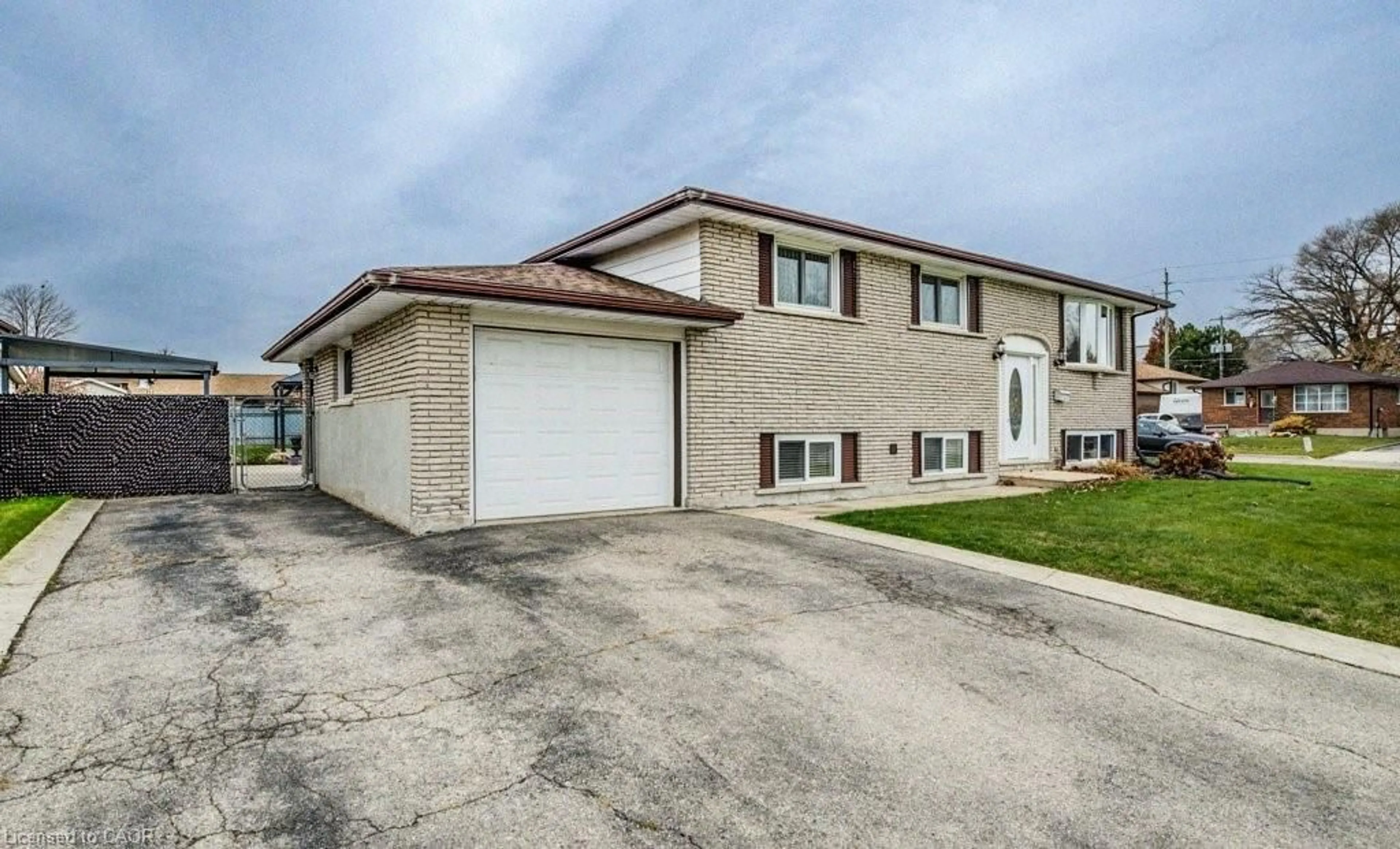 Unknown for 131 Thunderbird Dr, Cambridge Ontario N1R 6H2