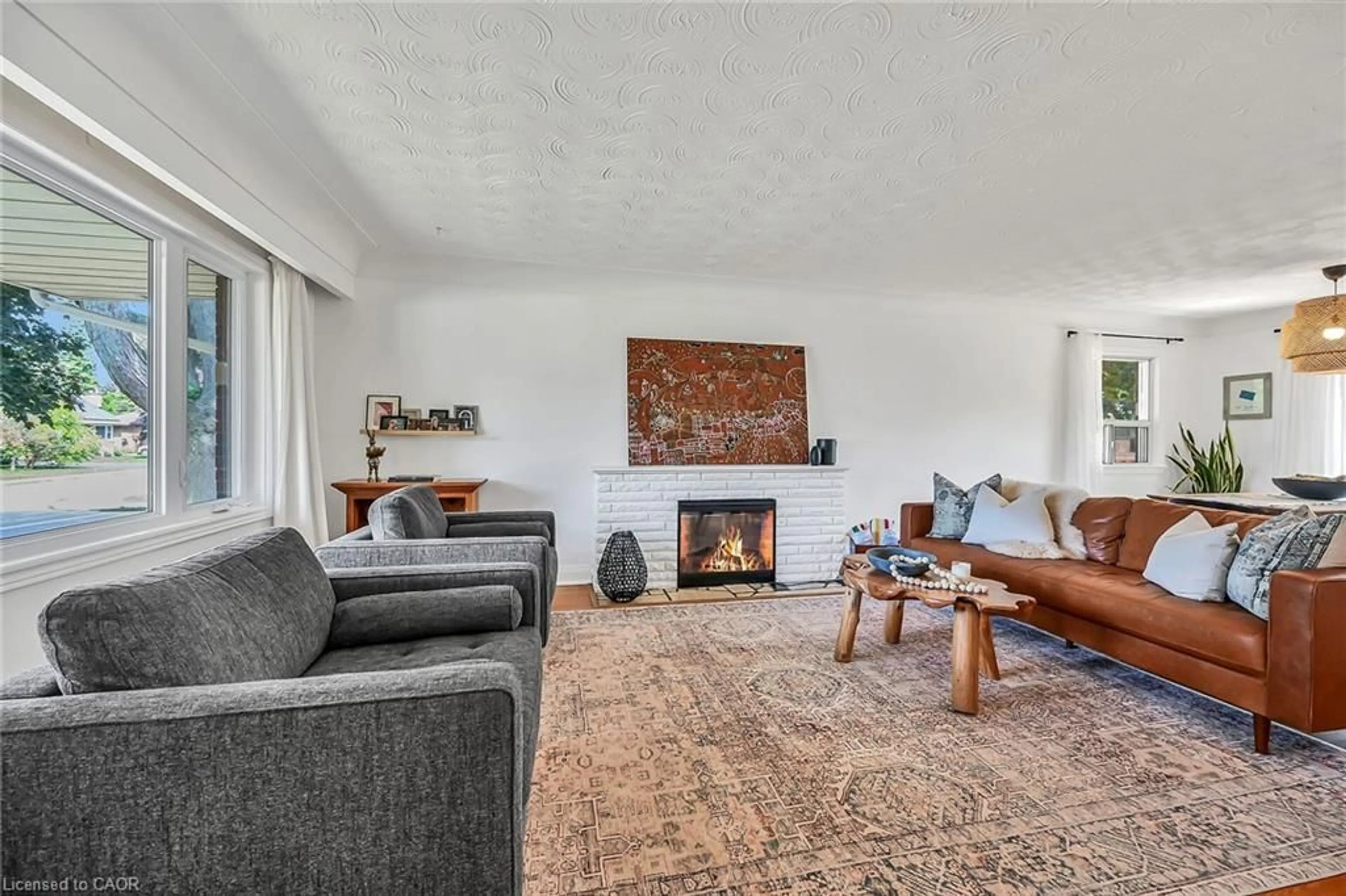 Living room with furniture, unknown for 181 West 18th St, Hamilton Ontario L9C 4G7