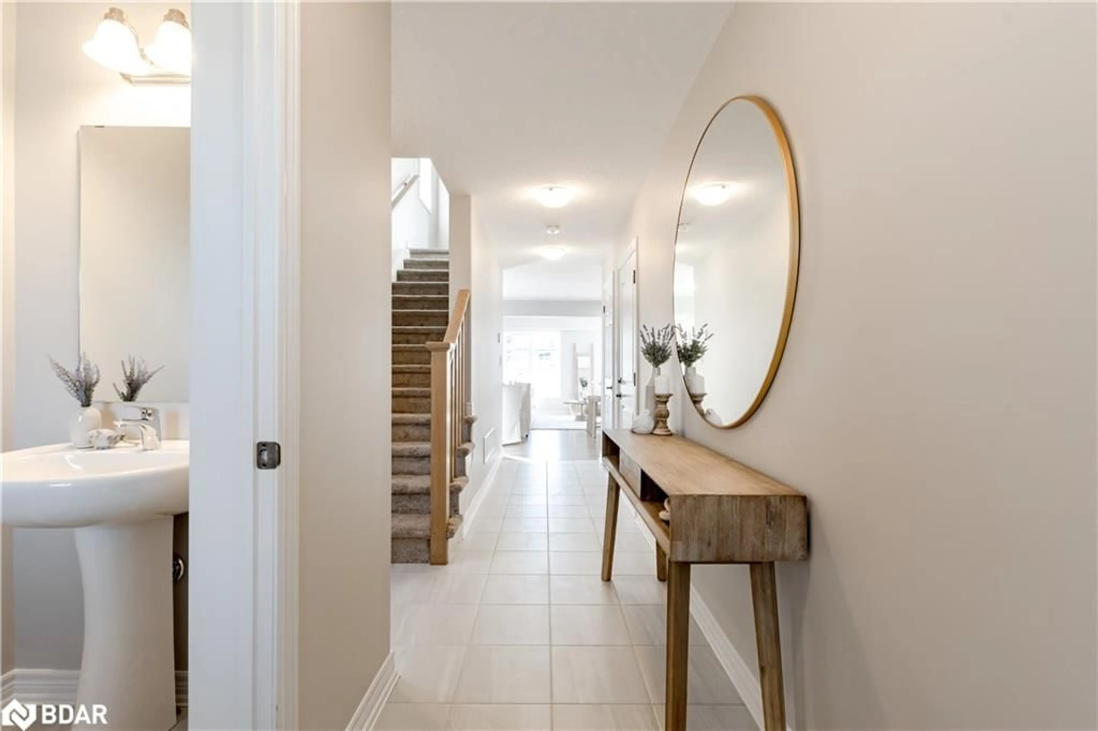 Indoor entryway for 66 Uplands Dr, Markdale Ontario N0C 1H0