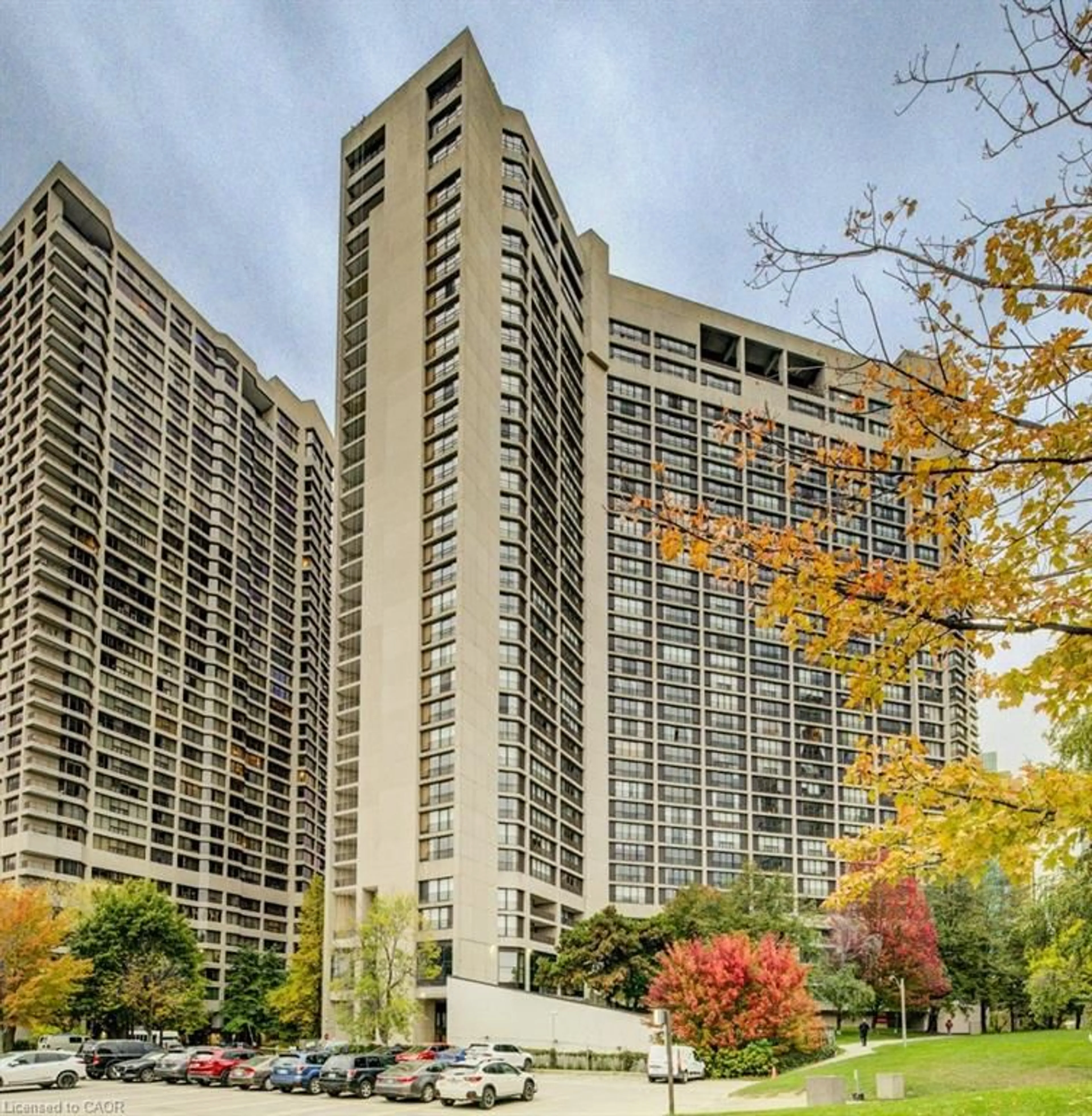 Indoor foyer for 33 Harbour Sq #2801, Toronto Ontario M5J 2G2