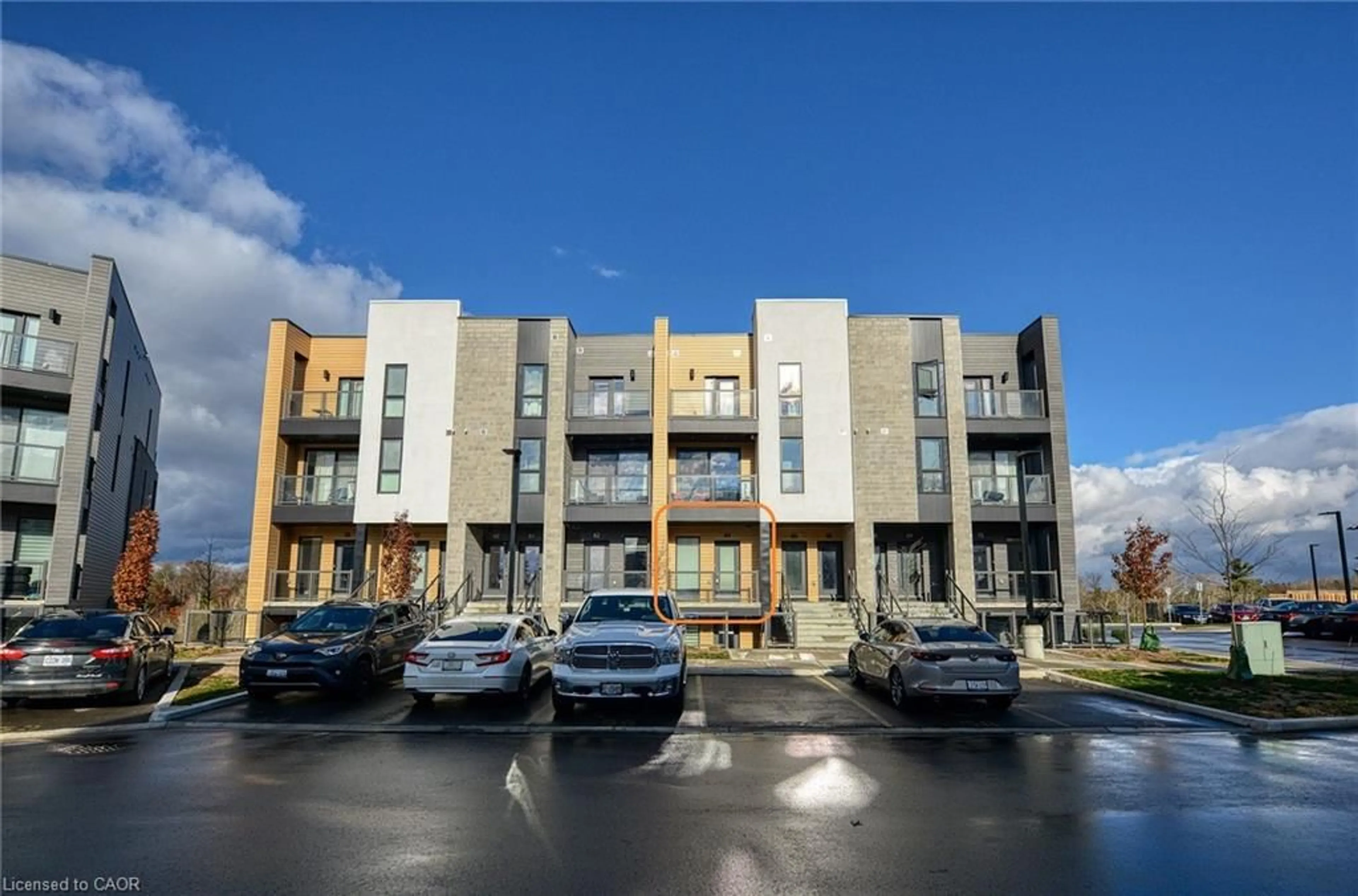 A pic from outside/outdoor area/front of a property/back of a property/a pic from drone, building for 261 Woodbine Ave #64, Kitchener Ontario N2R 0S7