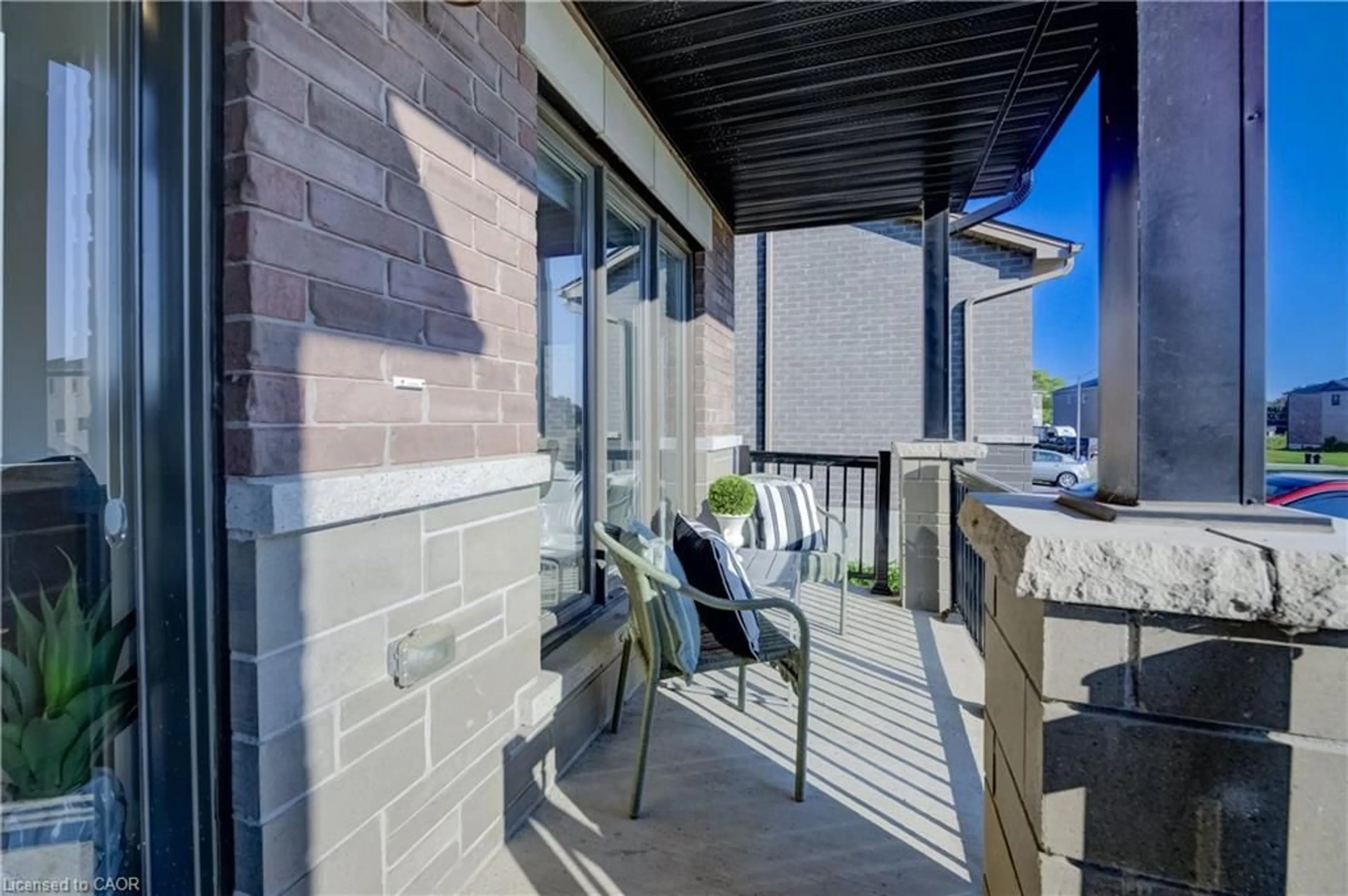 Patio, street for 55 Tulip Cres, Simcoe Ontario N3Y 0G9