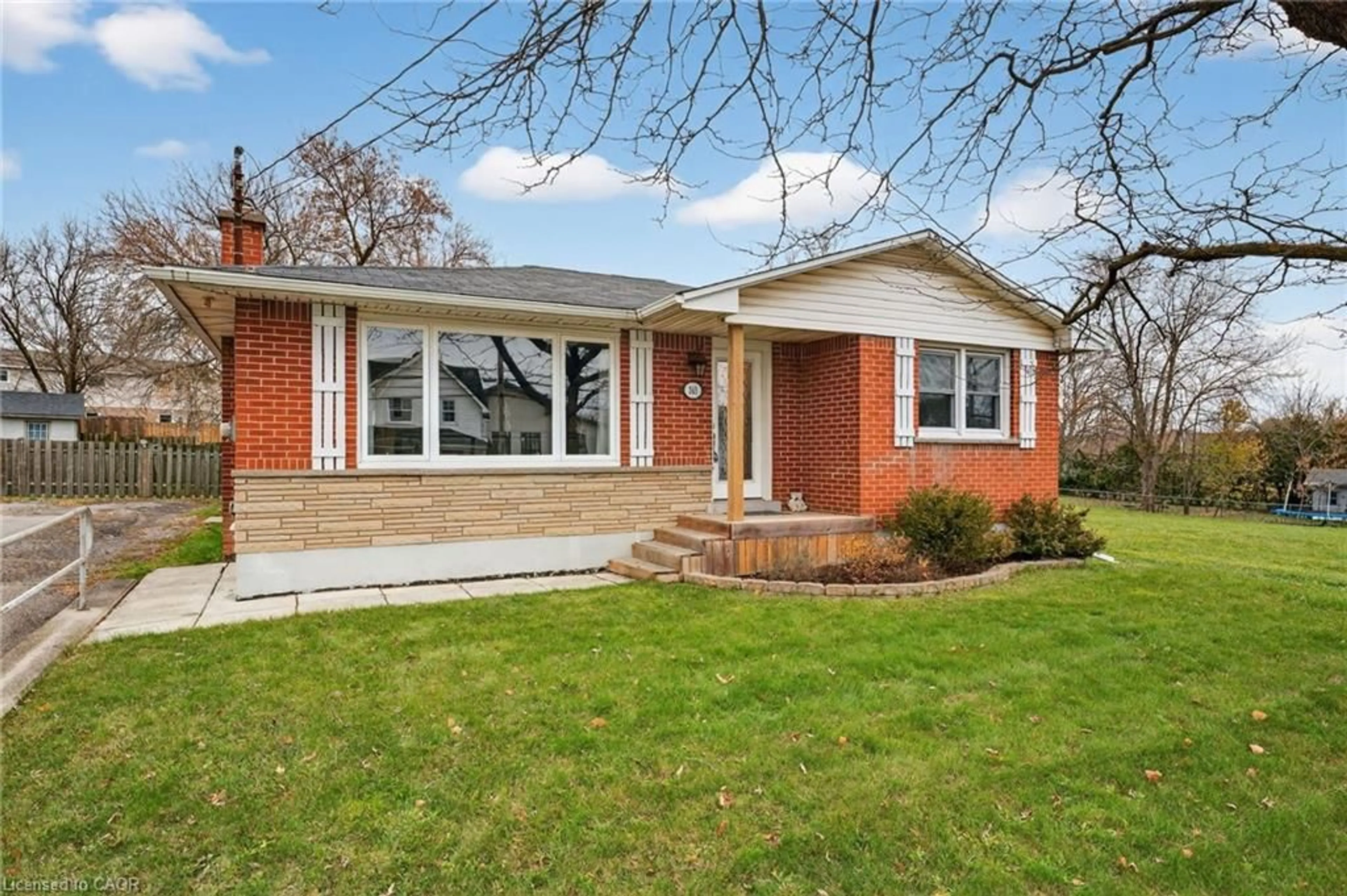Home with brick exterior material, street for 163 St Catharines St, Smithville Ontario L0R 2A0
